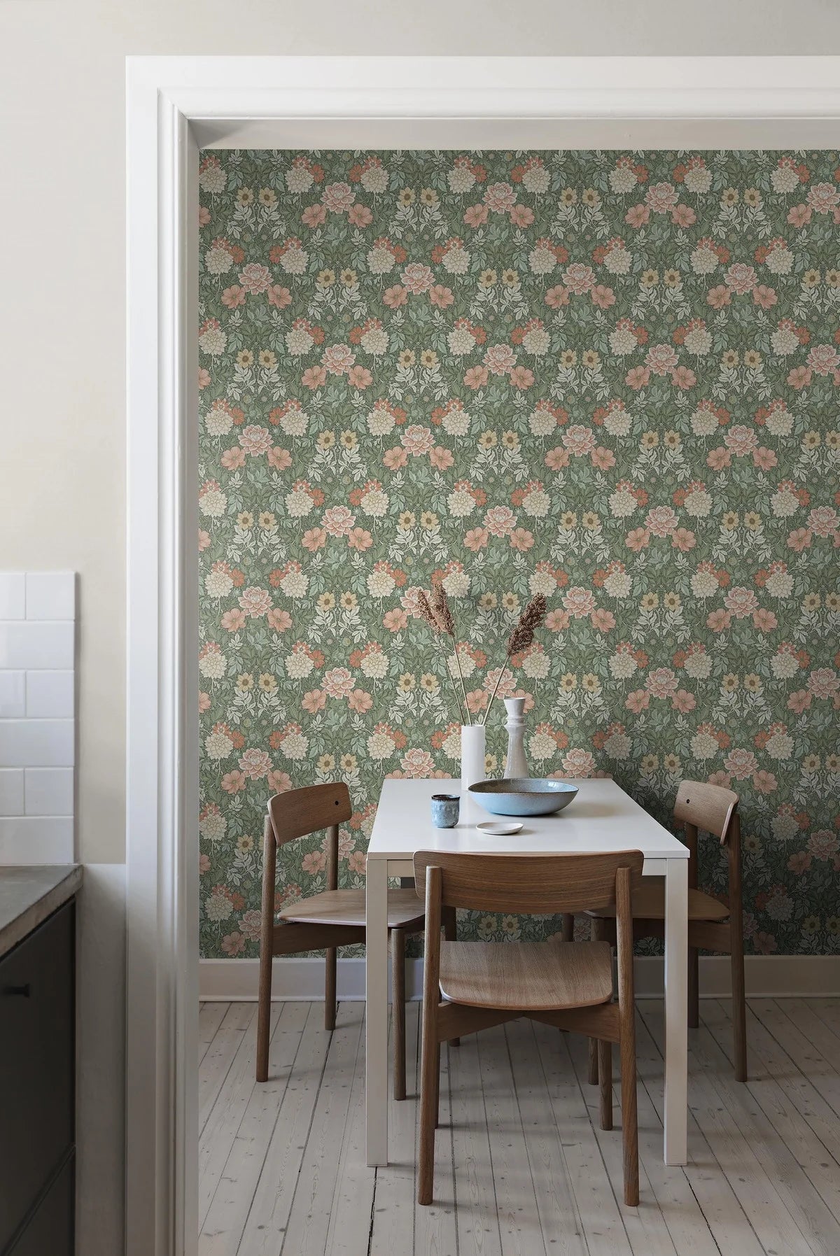 Non-woven paper wallpaper with a floral pattern DAHLIA GARDEN green with cream and pink