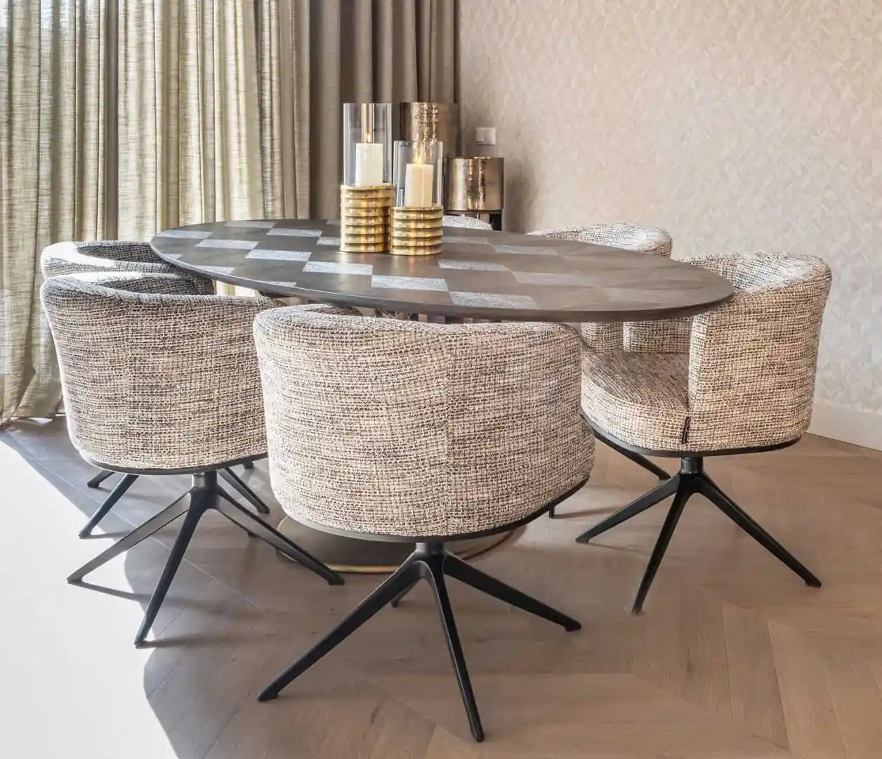 Ovale tafel LUXOR bruin met gouden voet