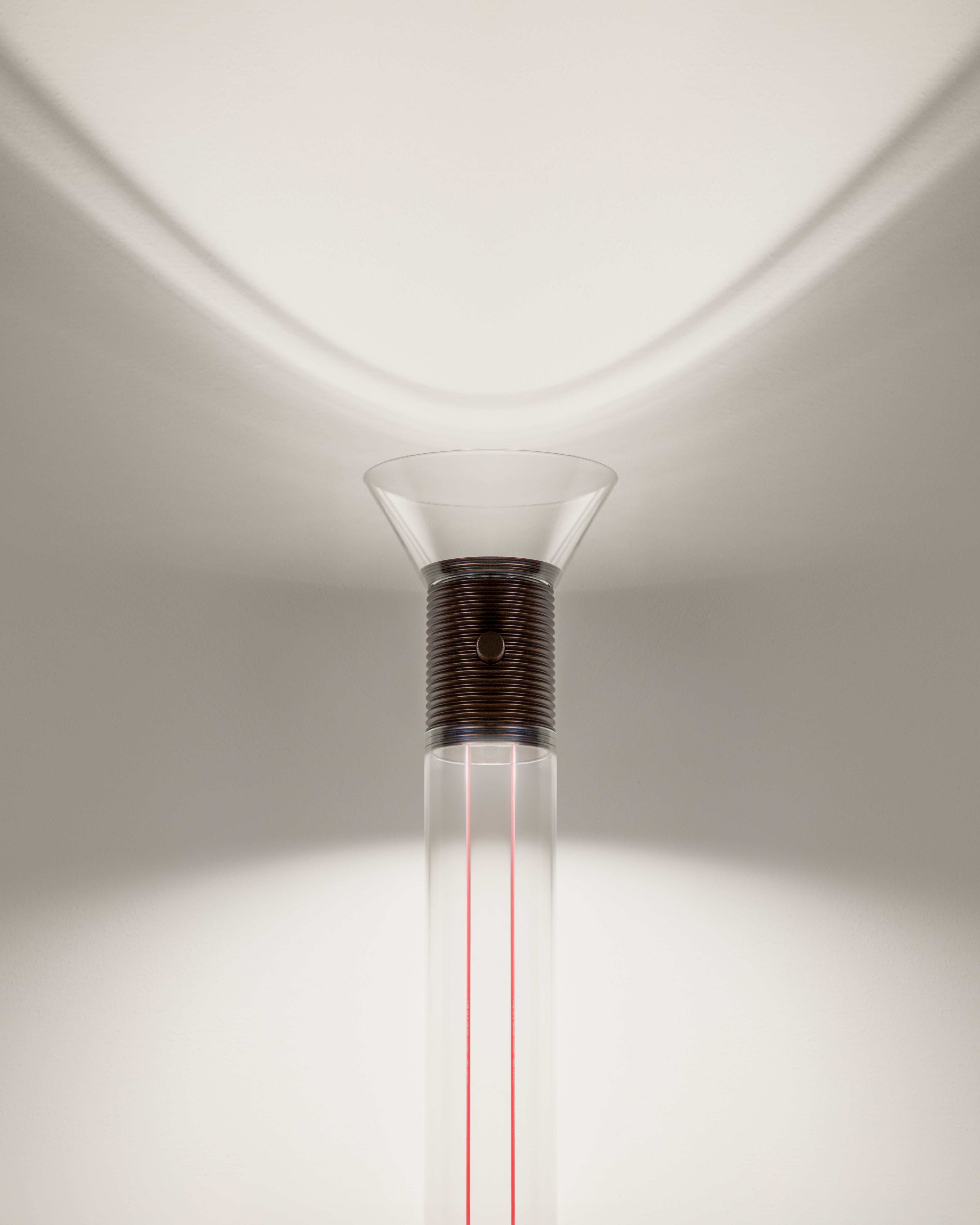 Vloerlamp DIA transparant met matte grijze elementen