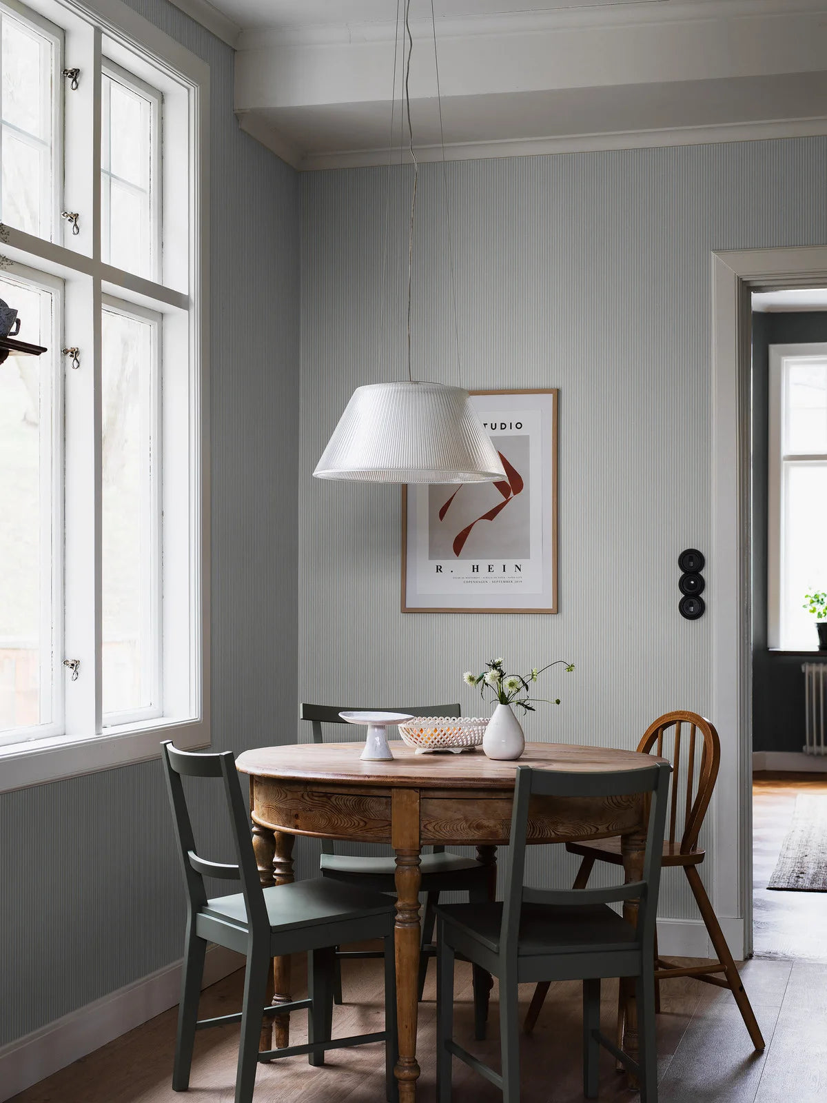 Strukturierte Tapete, die gestreiften Leinen imitiert, POLKA STRIPE, blau mit beige