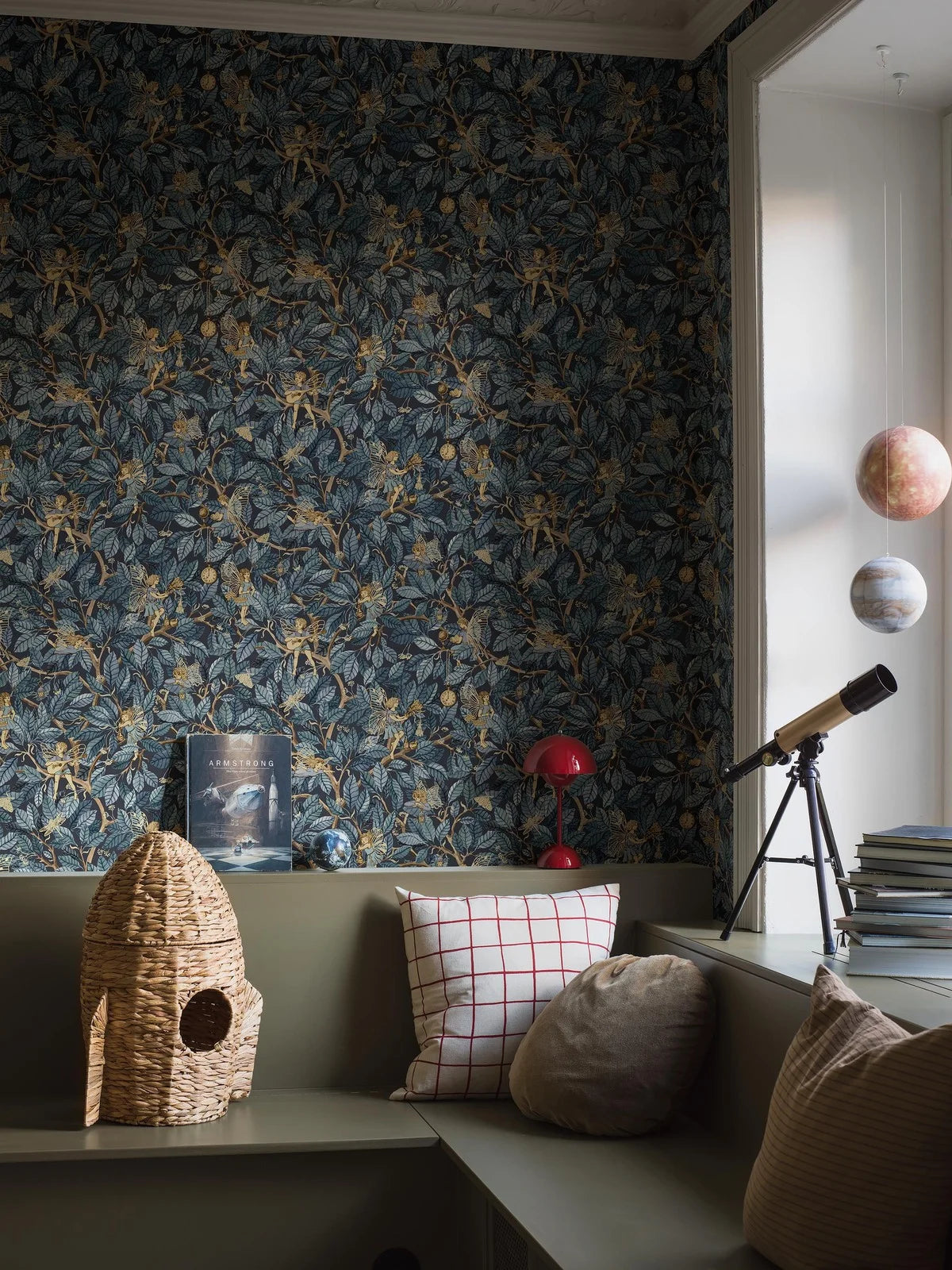 Tapete für Kinder mit einem Märchenmotiv von Feen FAIRIES dunkelblau