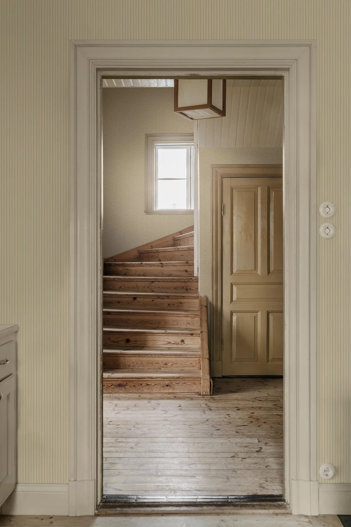 Behang met plantenmotief IDA geel met wit