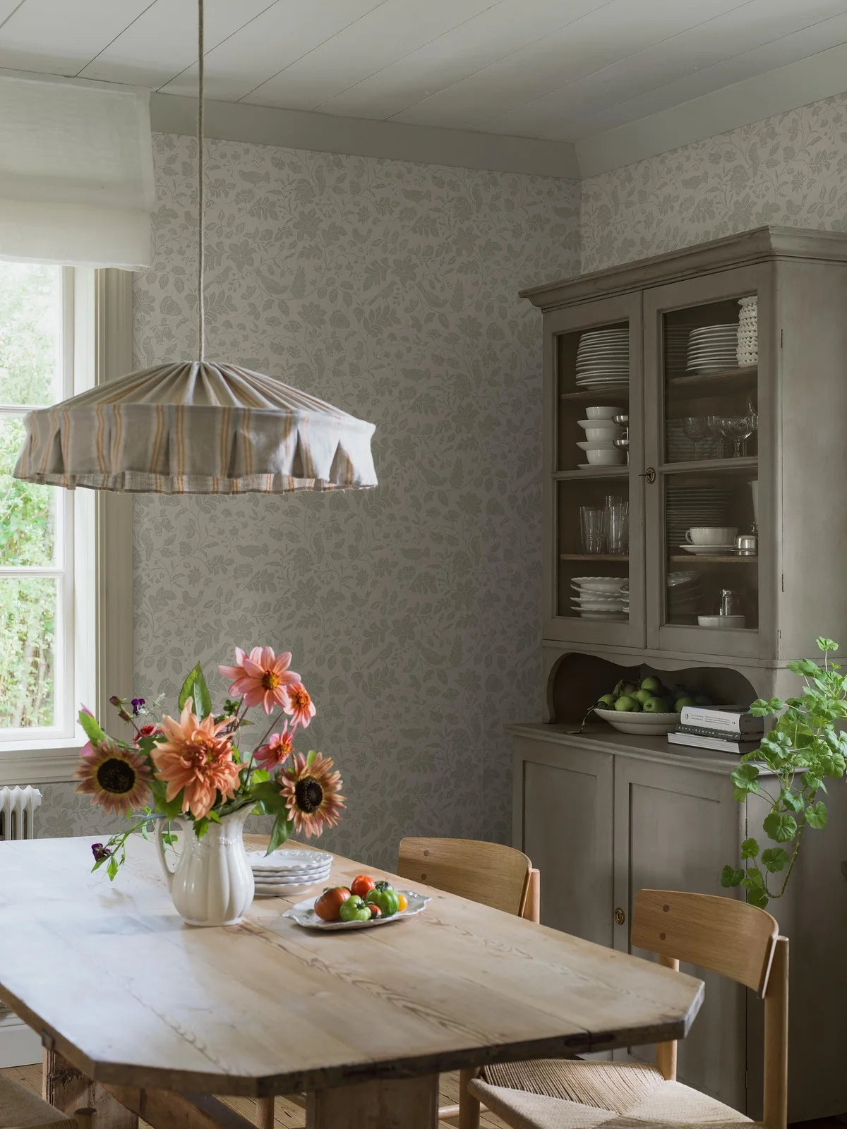 ISIDOR White and Gray Floral and Animal Motif Wallpaper