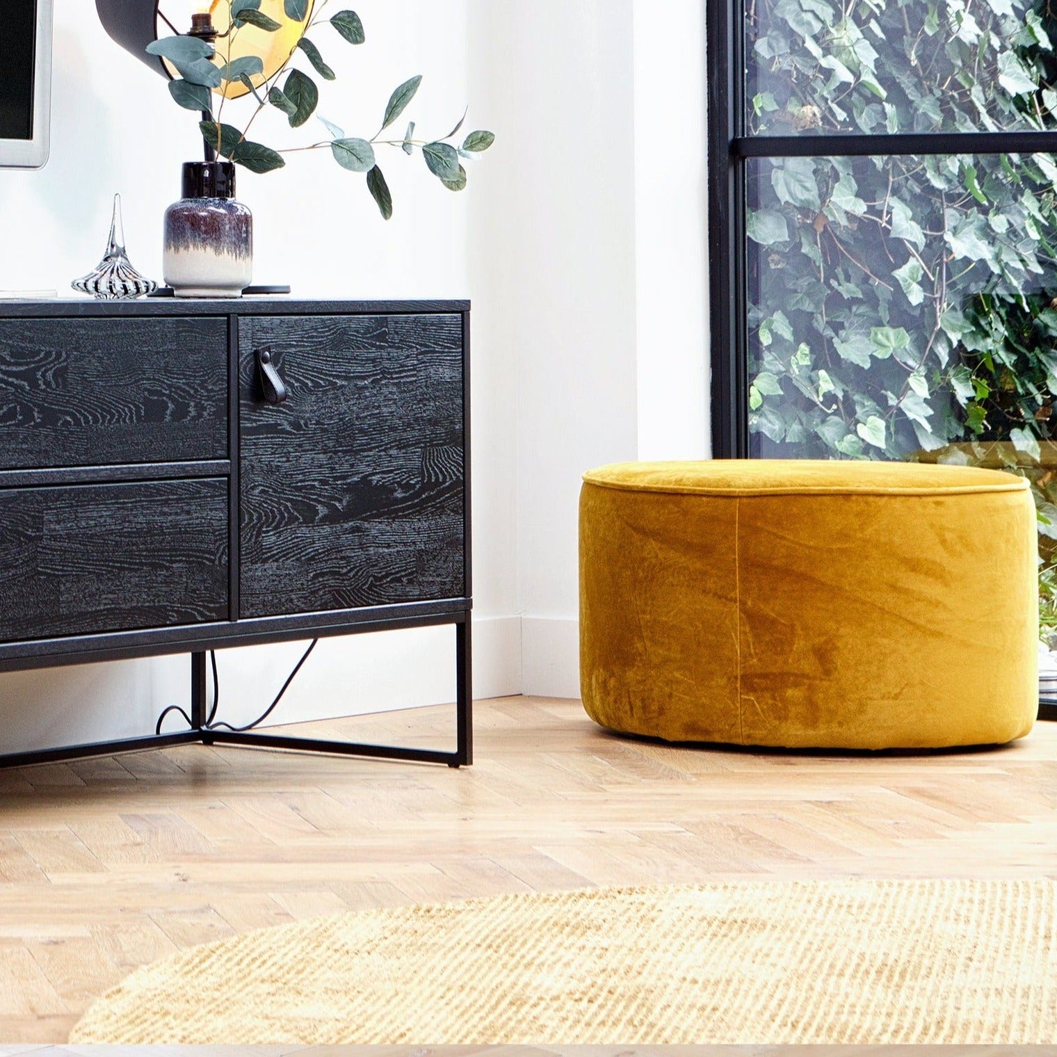 Puf aksamitny SARA musztardowy Woood Eye on Design