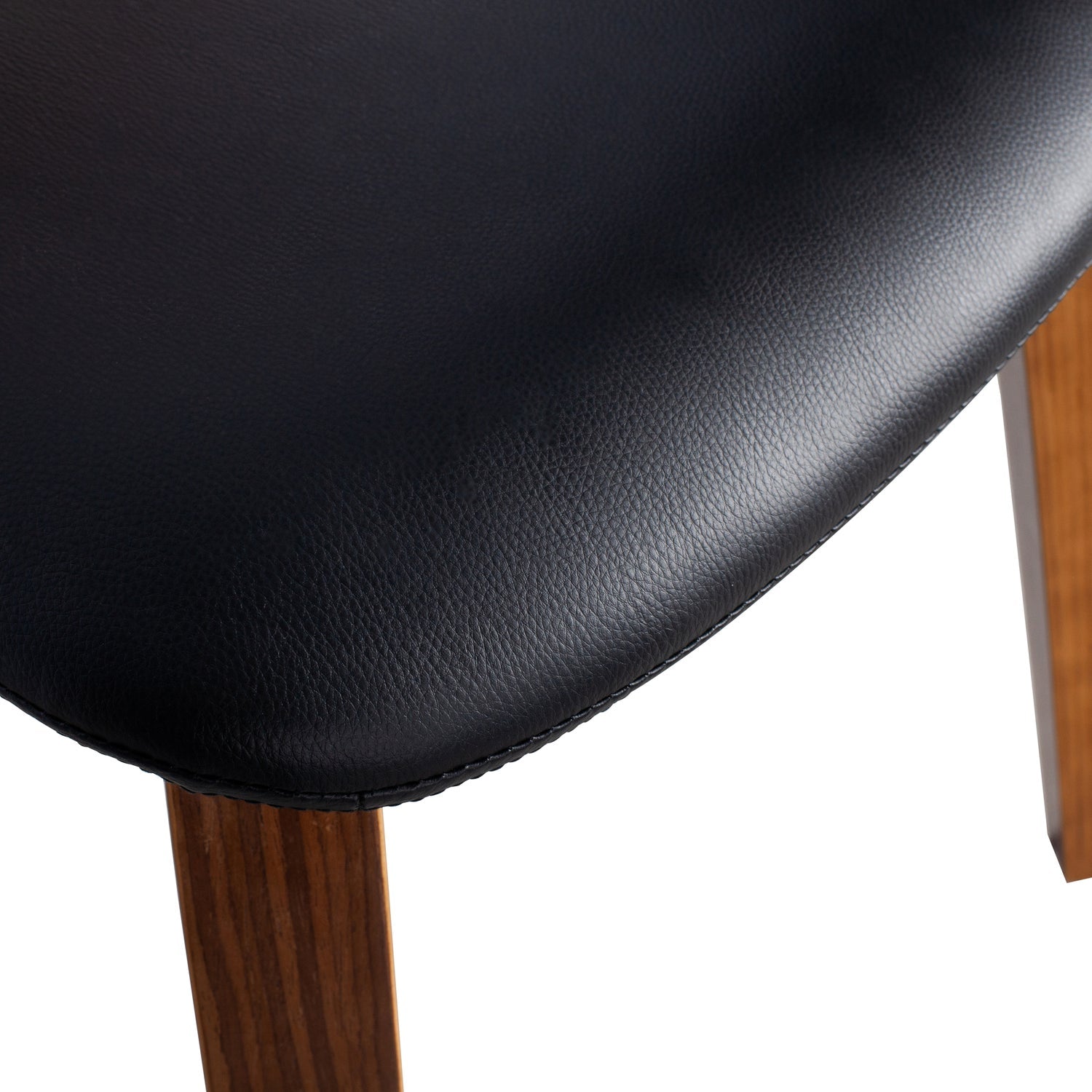 Stoel CLASSIC notenhoutfineer met zwarte ecokunstleer