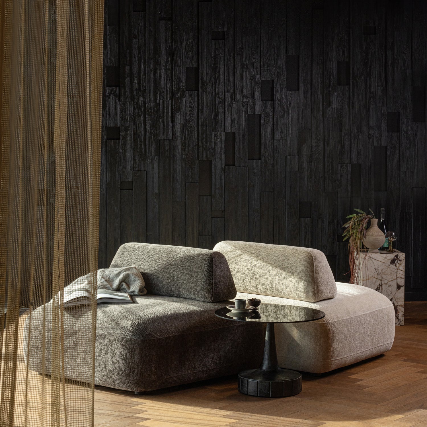 Syya Black Tisch