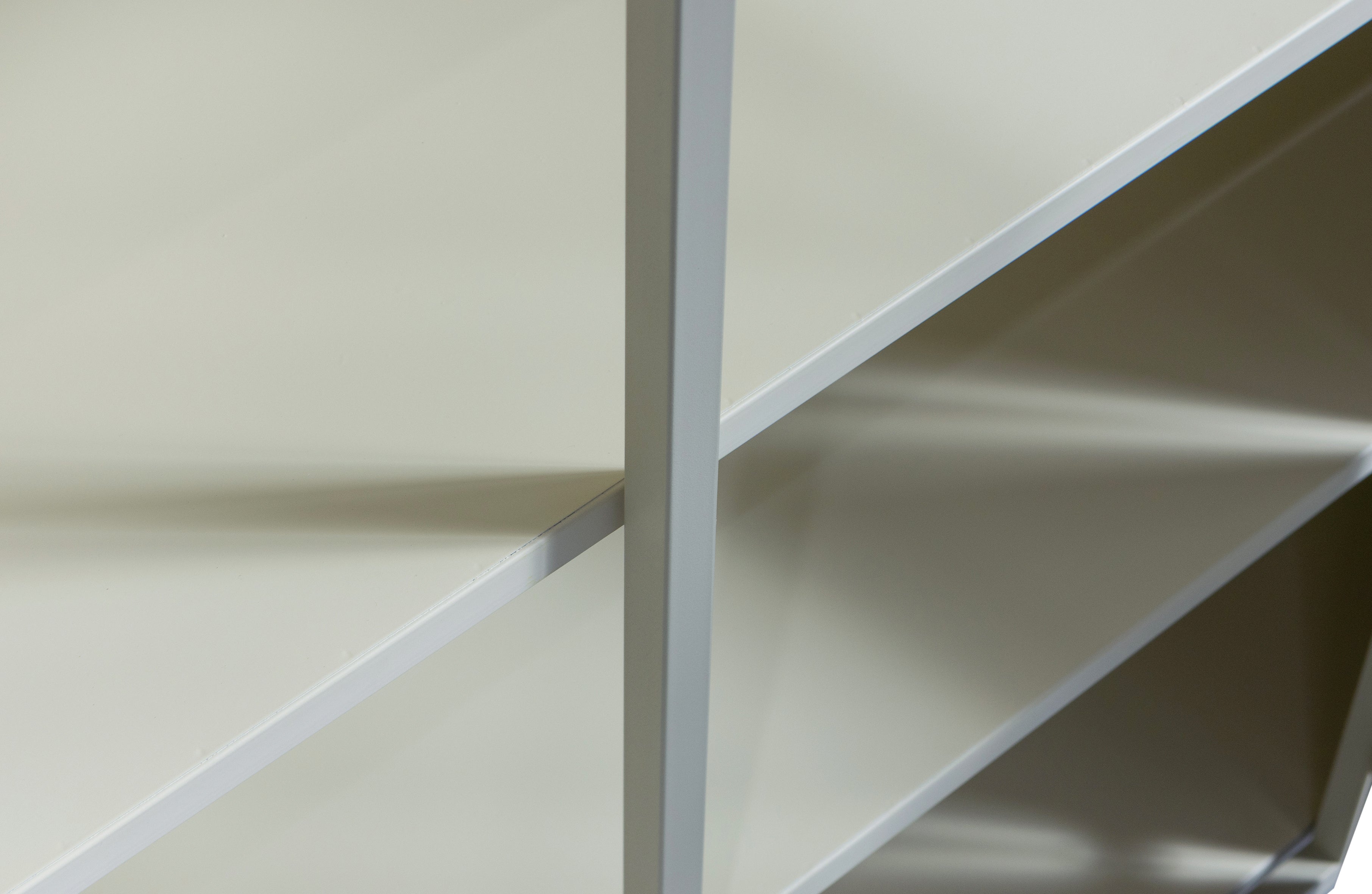 Tweedelige vitrinekast EXHIBIT zandkleurig