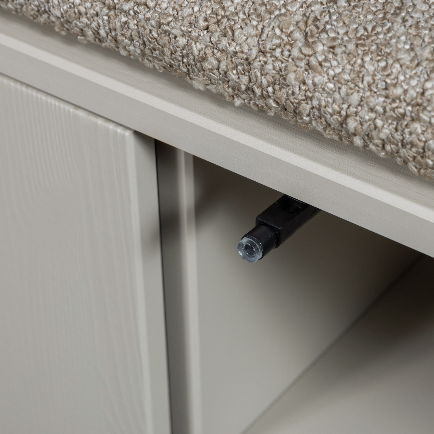 SETTLE opbergkast met gestoffeerde zitting grijsbeige