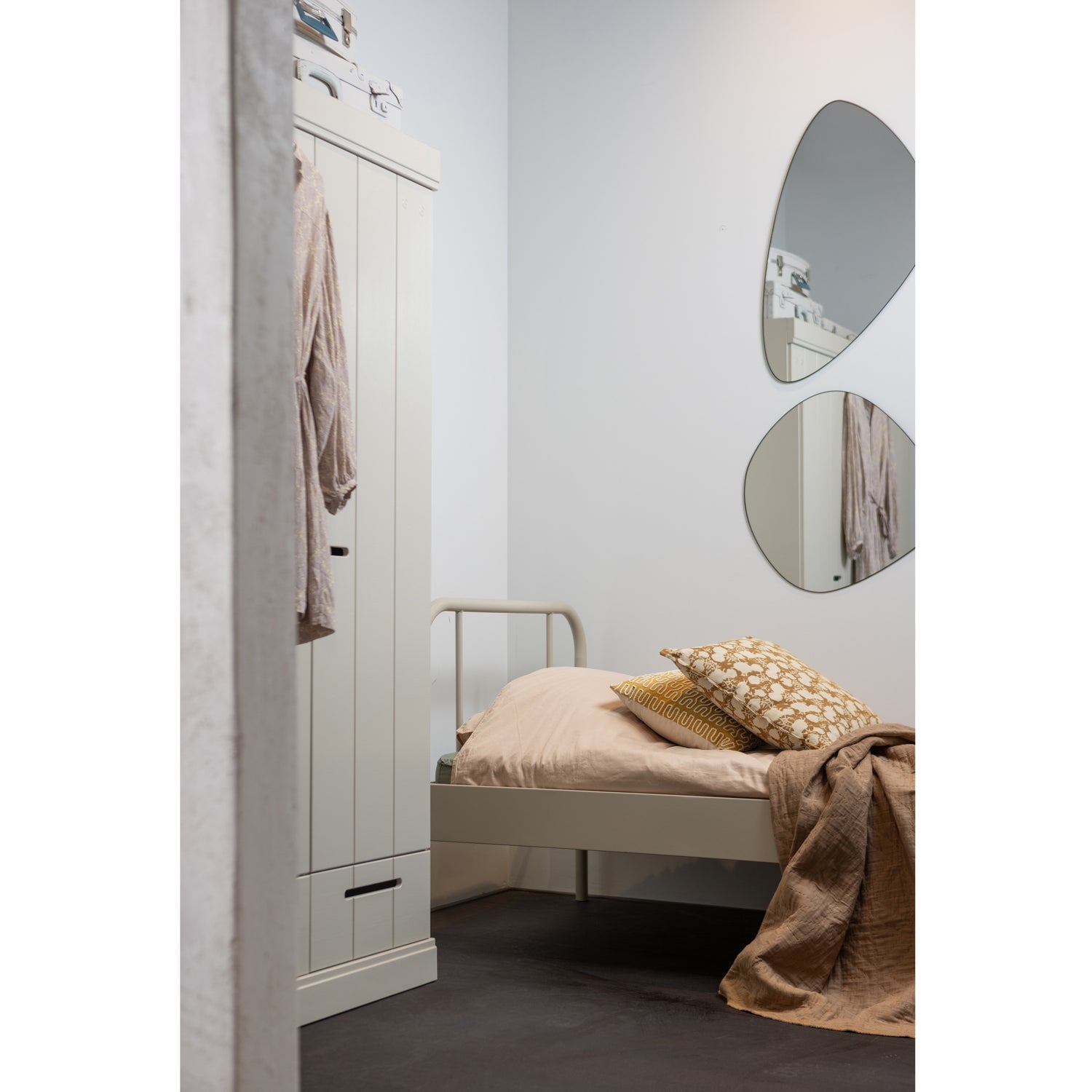 Eenpersoonsbed MATA zandkleur