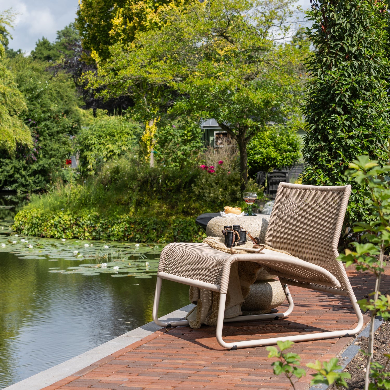 WEST Sand Garden Armchair