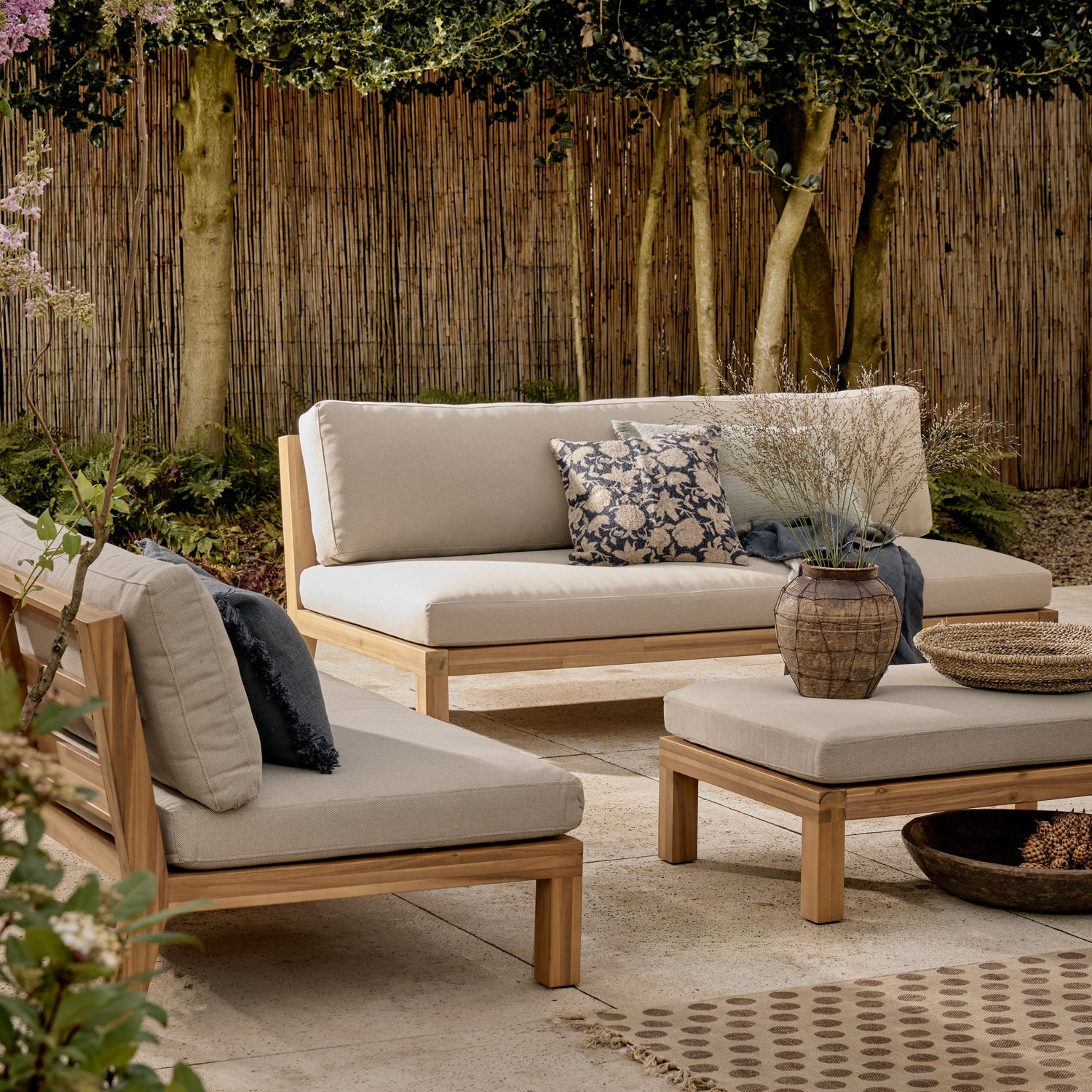 Buitenstoel RELAX beige met acaciahouten basis