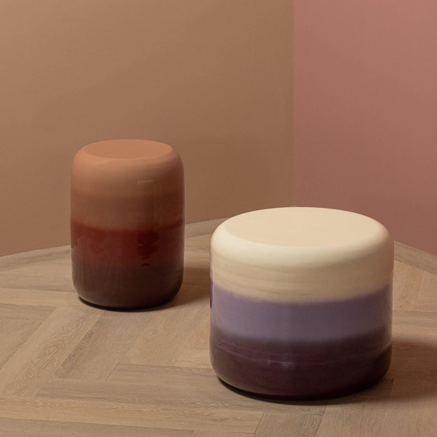 VORO paarse zijtafel met crème