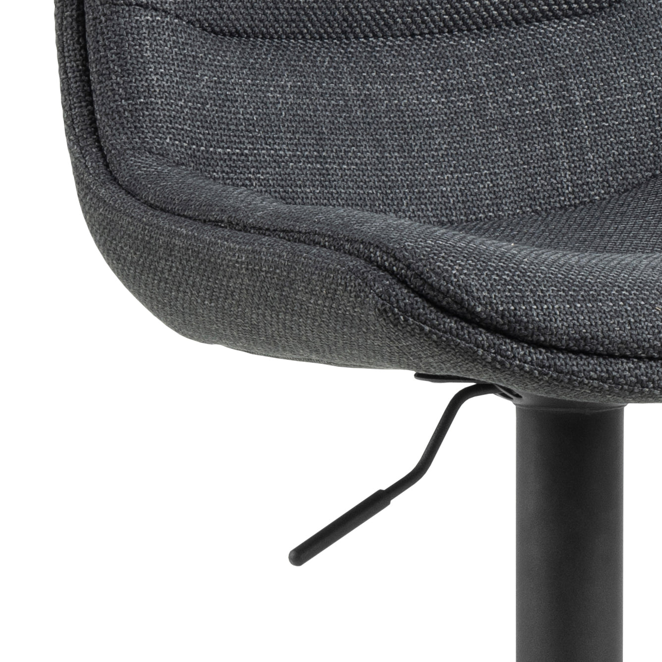 Eine Reihe von ADISA -Barstühlen mit einer schwarzen Basis