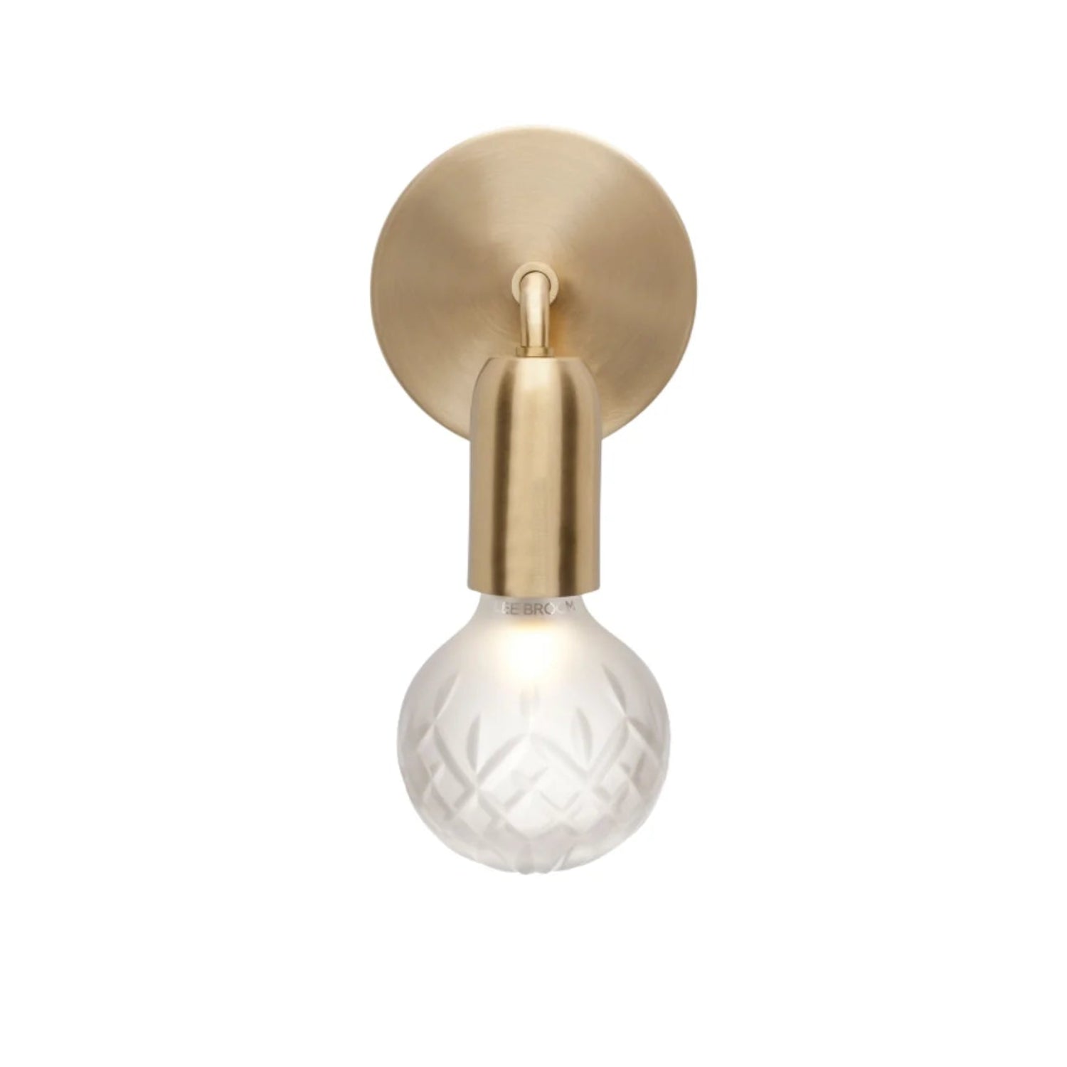 Wandlamp CRYSTAL BULB van mat glas met een kristallen afwerking en messing details.