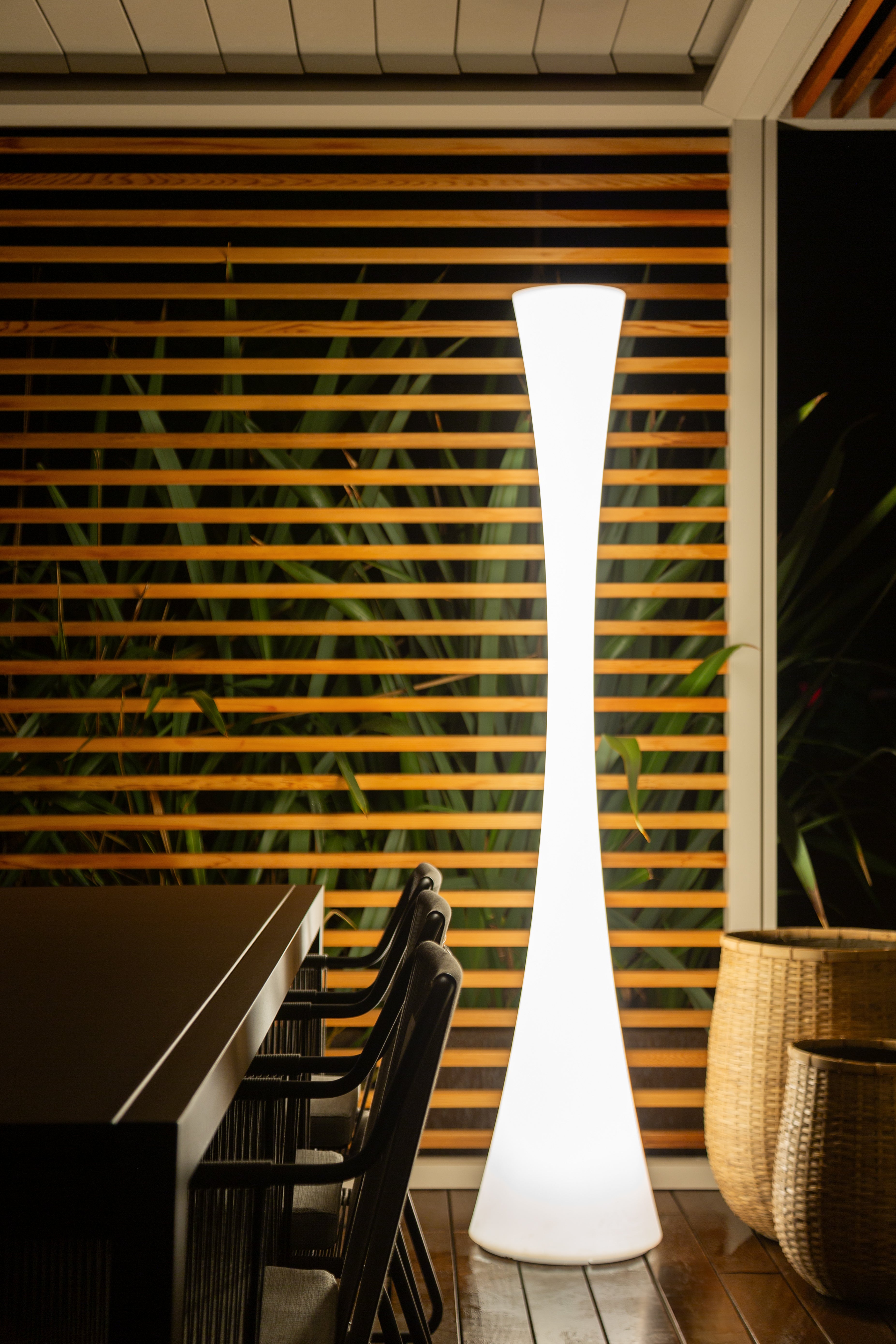 BICONICA Vloerlamp in glanzend wit