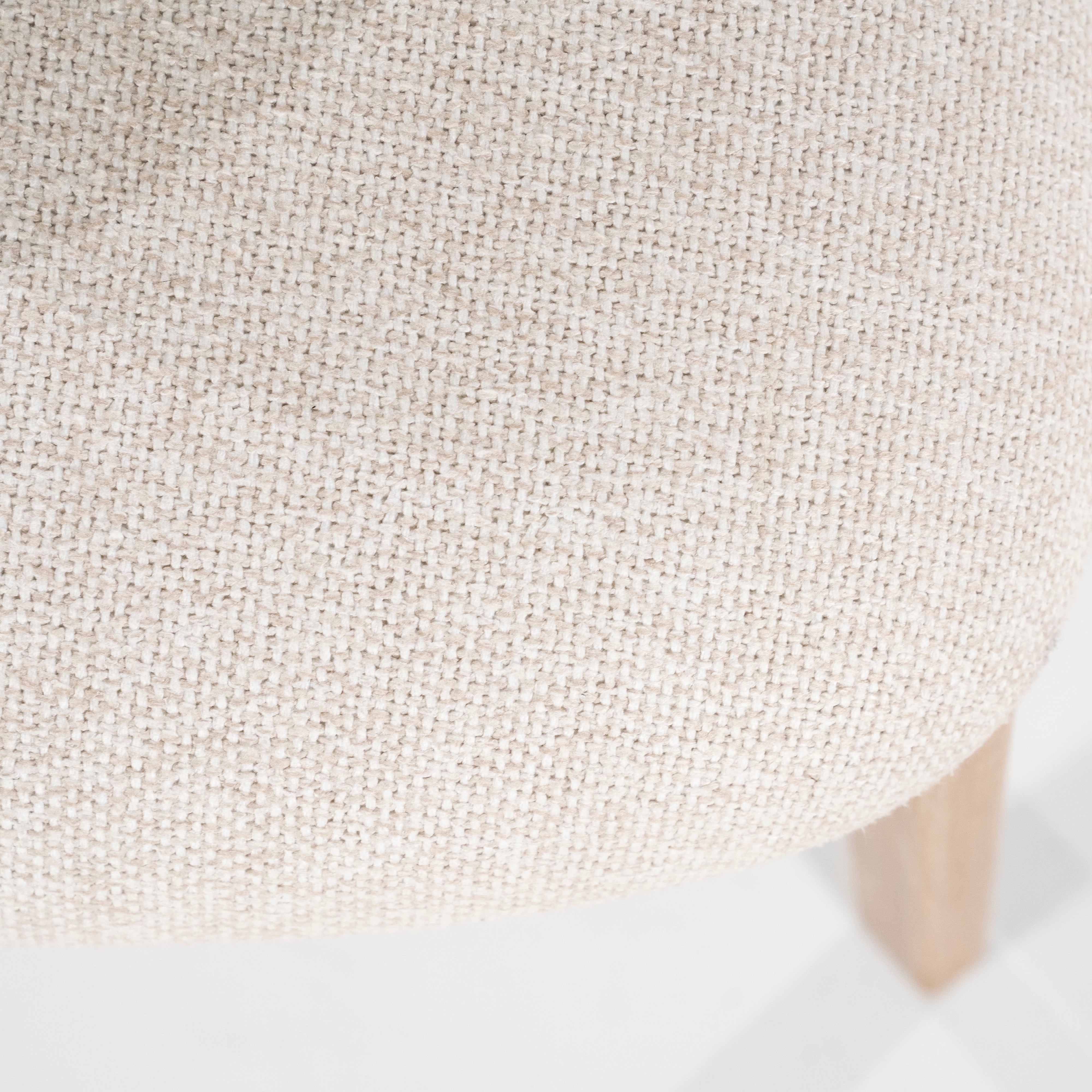 Stoel MIKKY beige met eikenhouten basis