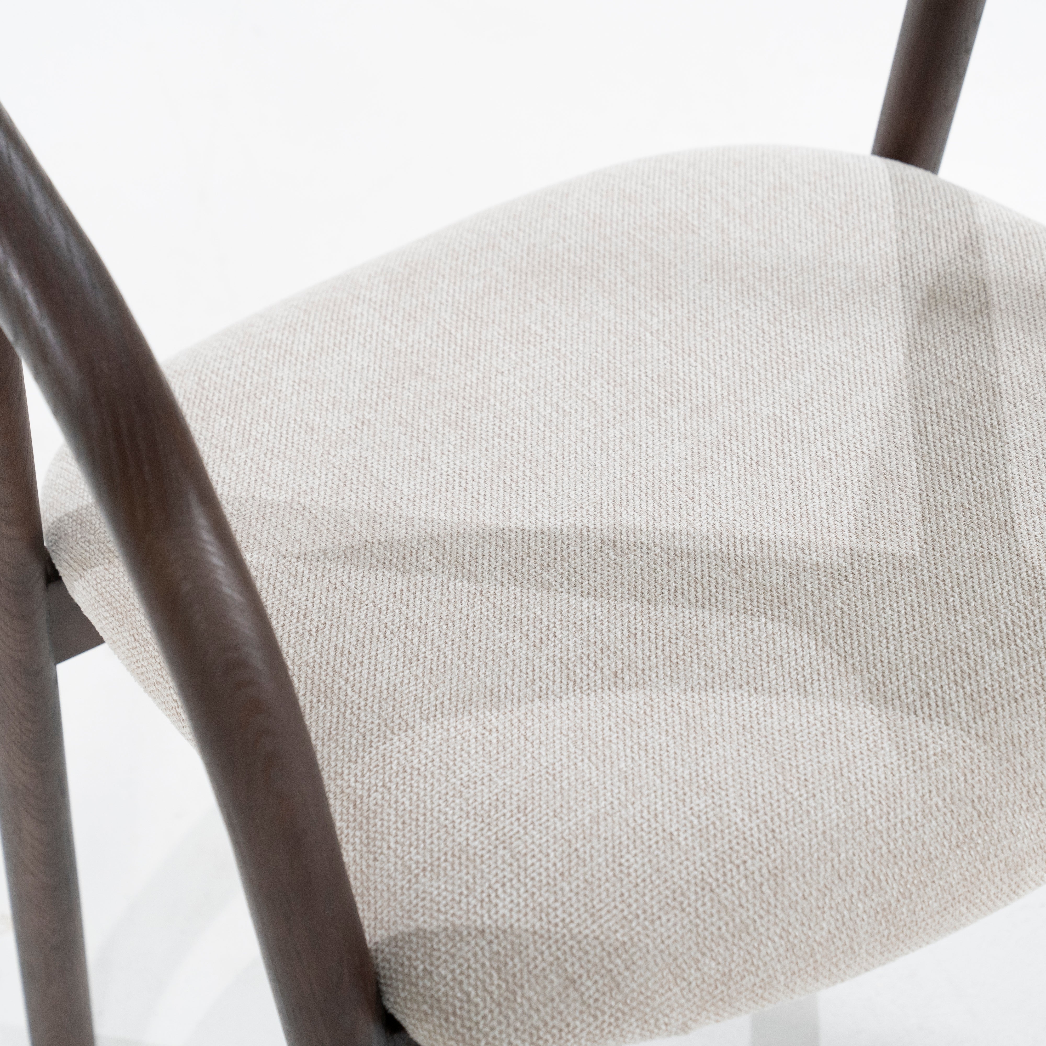 Stoel RAYVEN donker essenhout