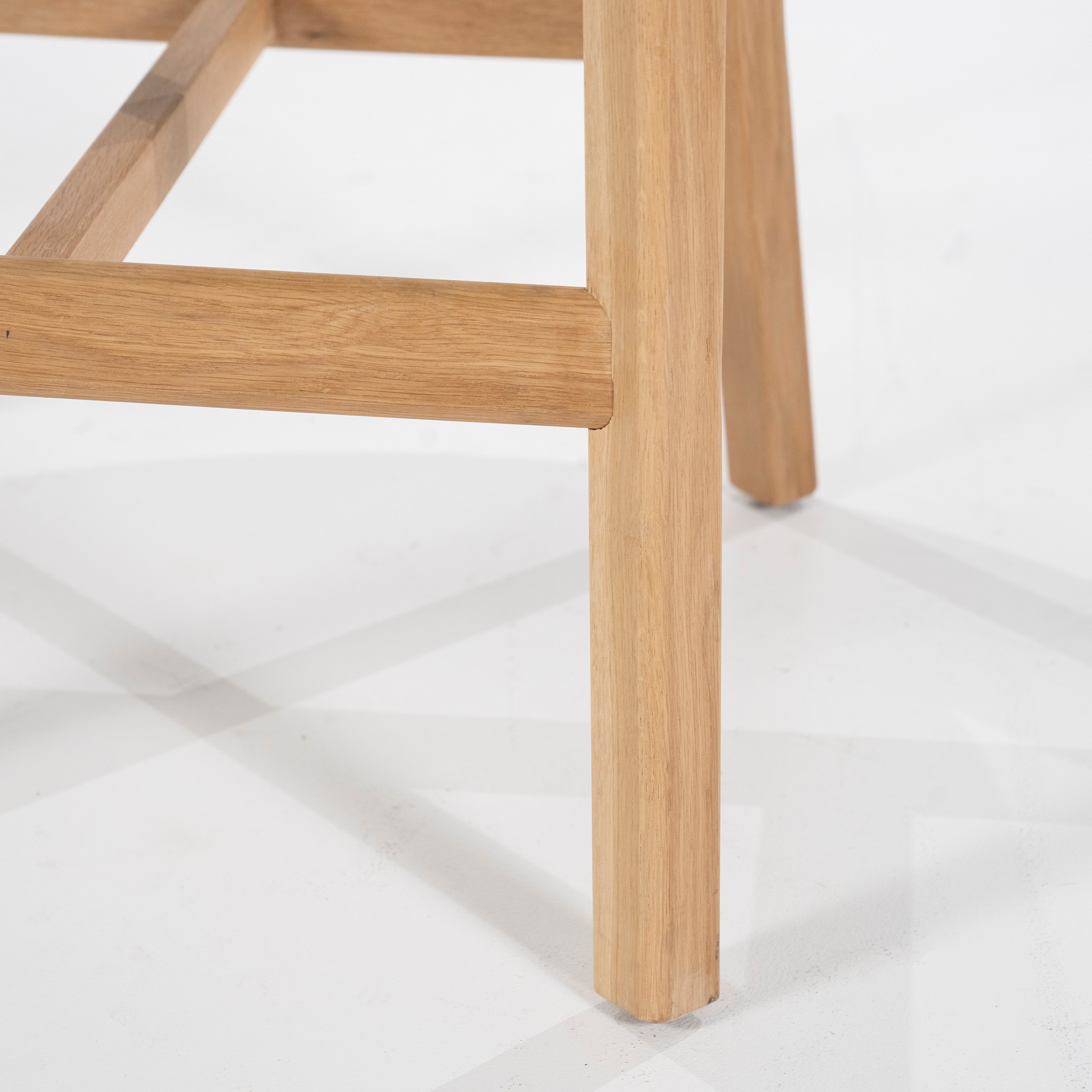 MIKKY taupe stool with oak base