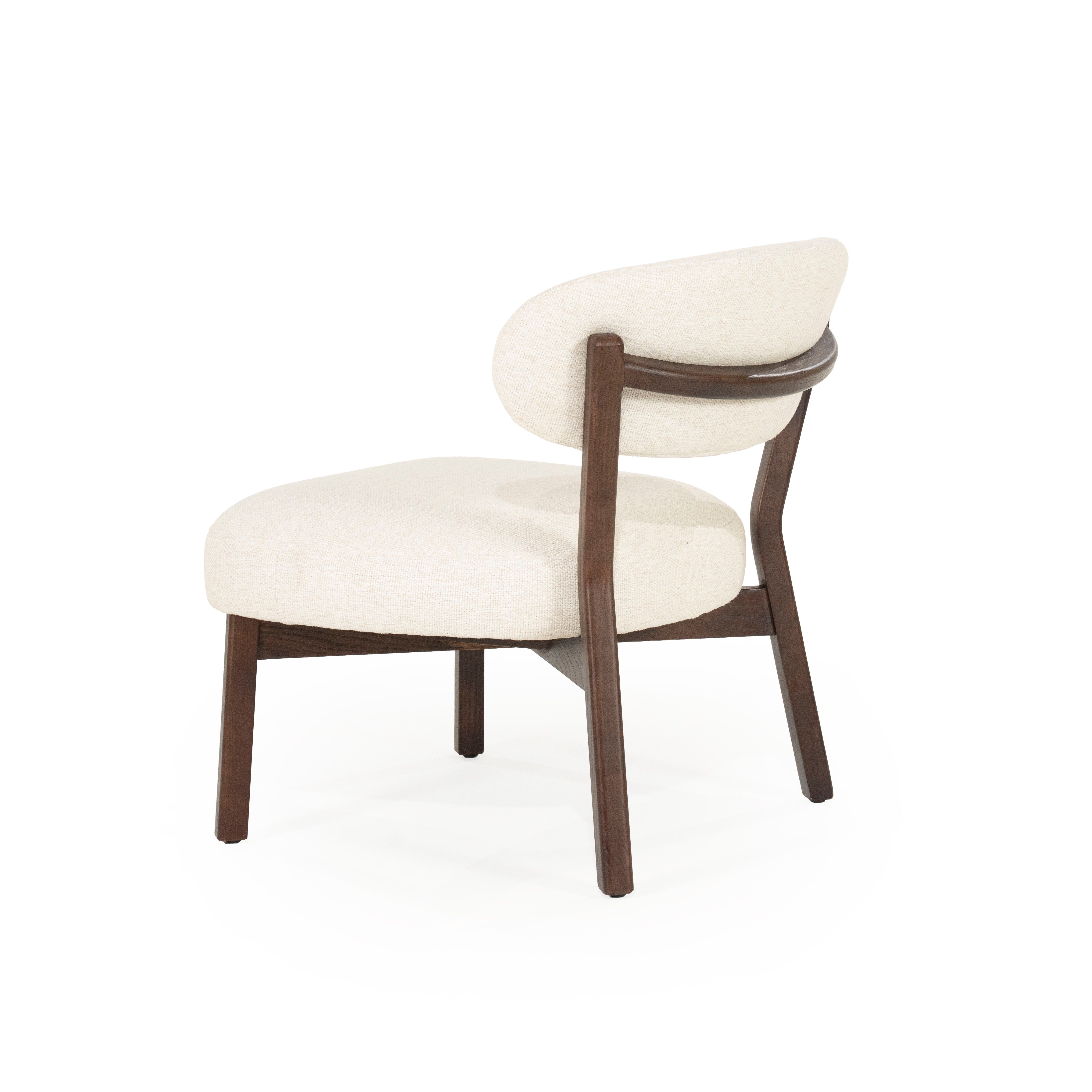 Fauteuil MIKKY lichtbeige met een donkere houten basis