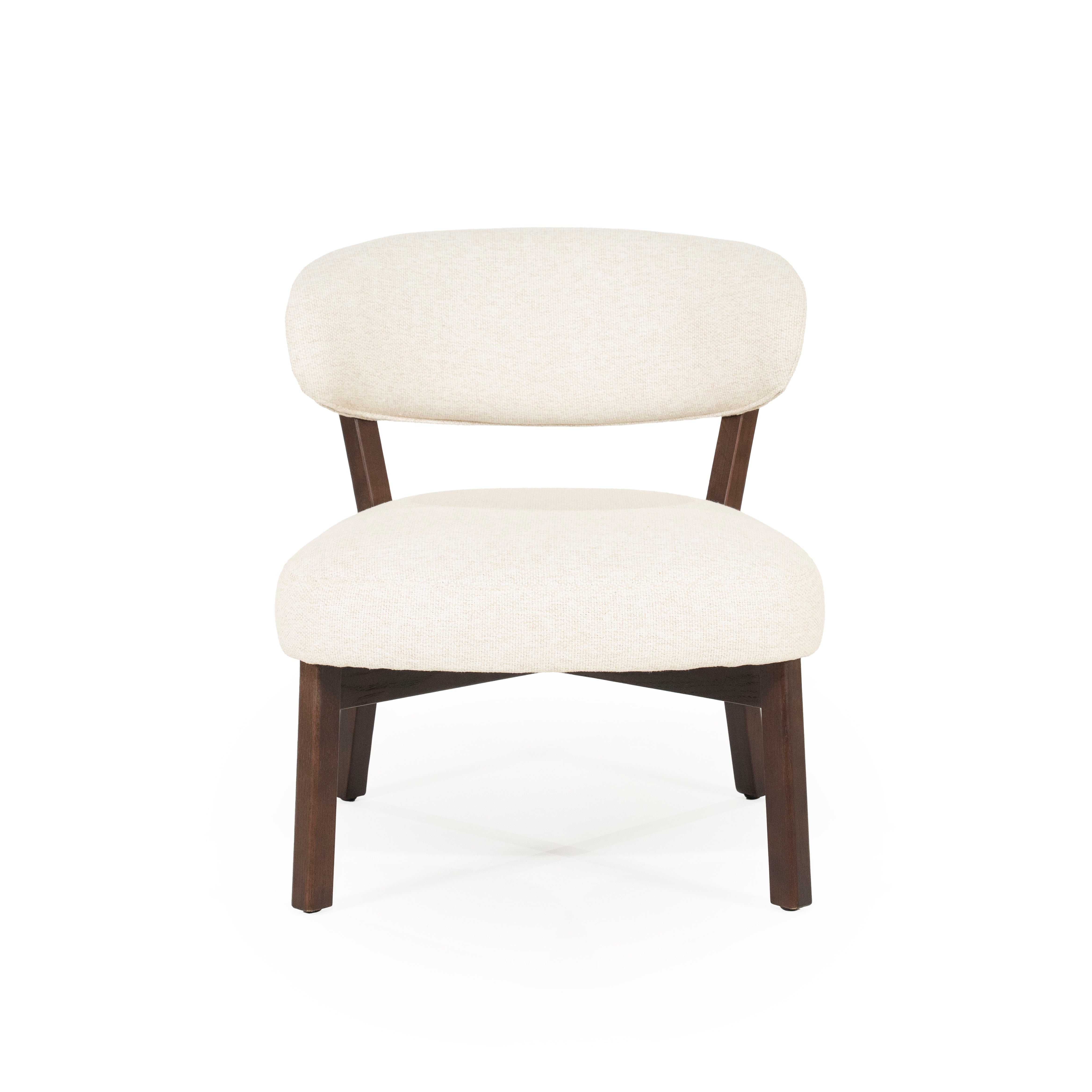 Fauteuil MIKKY lichtbeige met een donkere houten basis