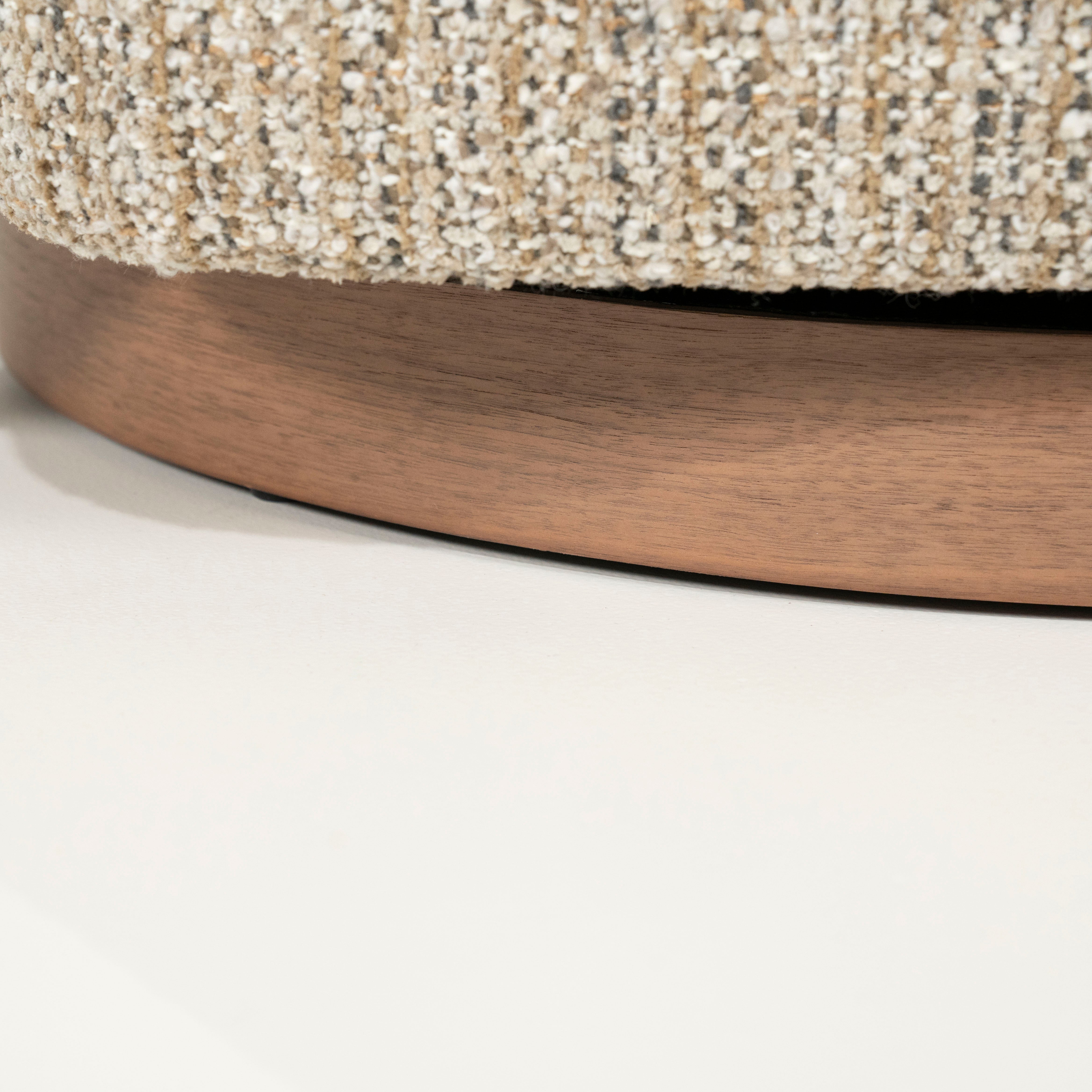 Draaistoel JORDAN beige met houten basis