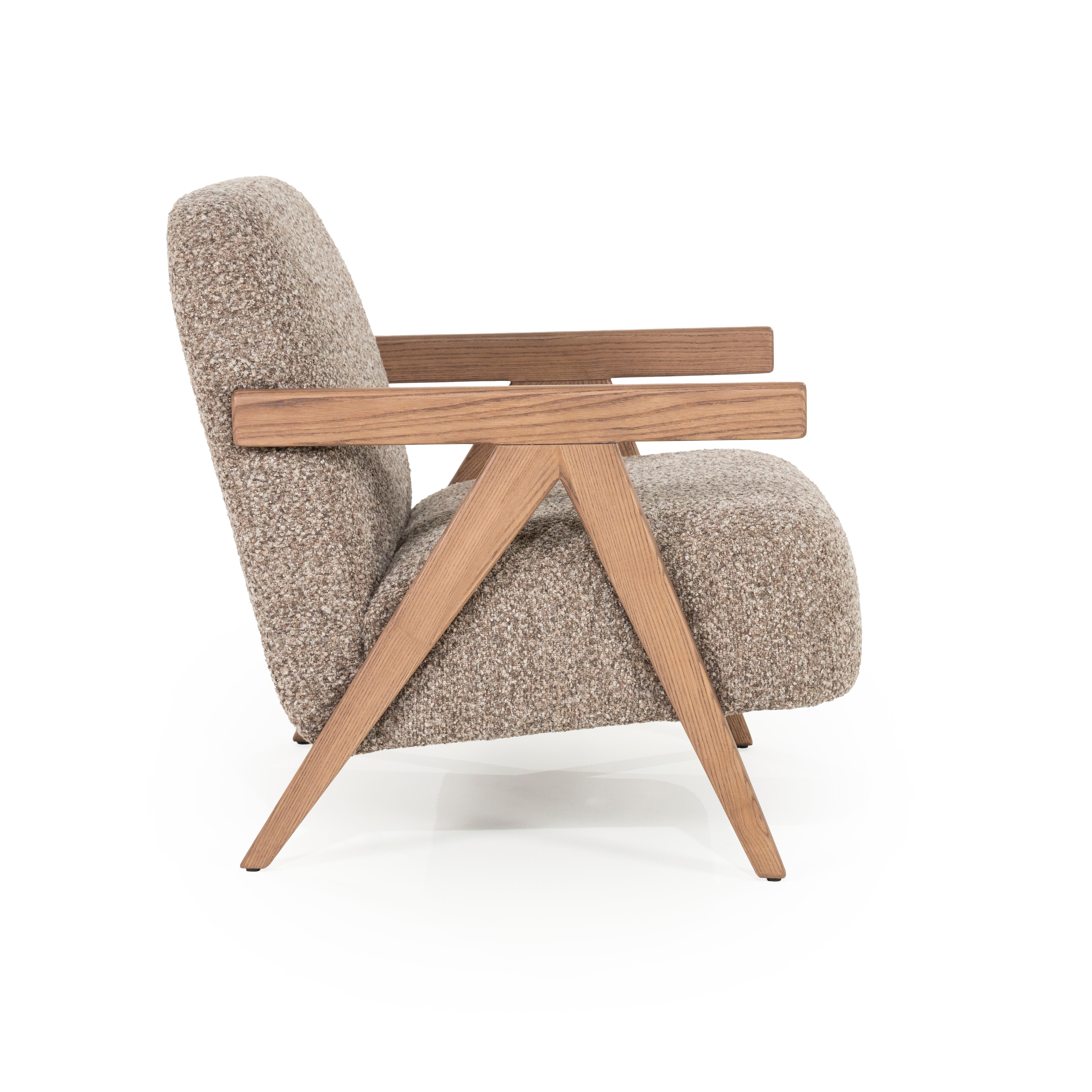 Fauteuil FRANCIS donkerbeige met houten basis