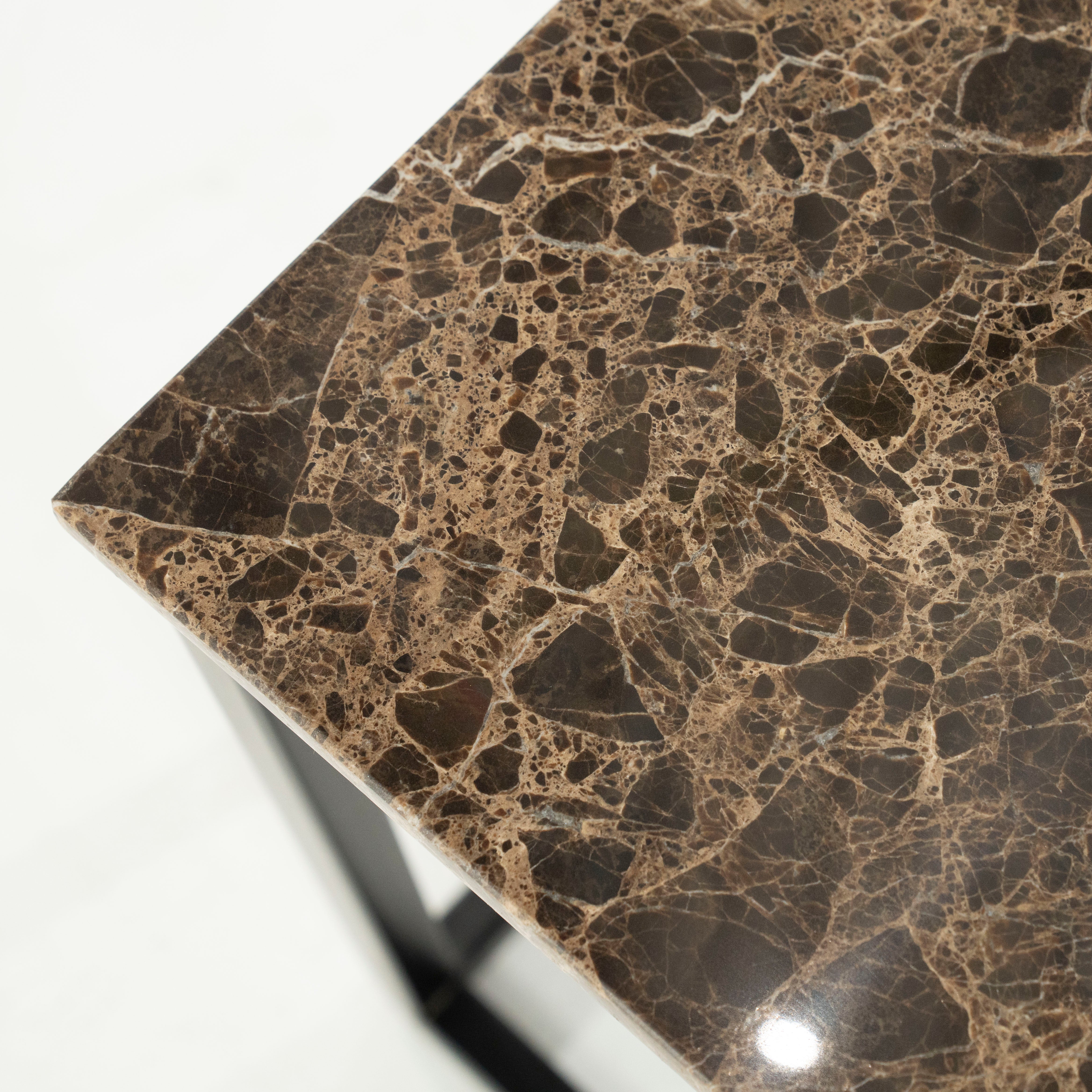 Beistelltisch RICO dunkelbraun Marmor mit Metallbasis