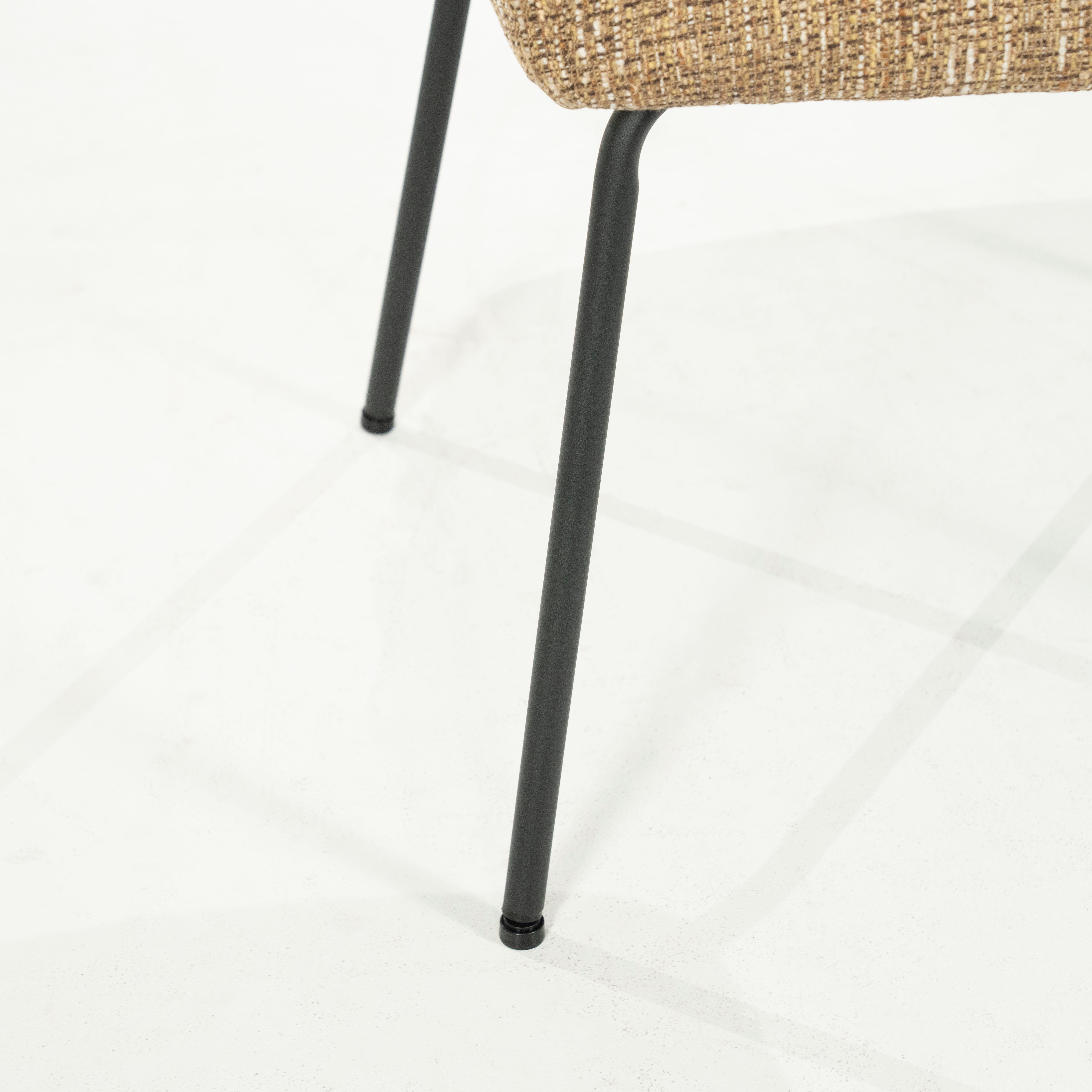 Stoel INDY mosterdgeel met zwarte basis