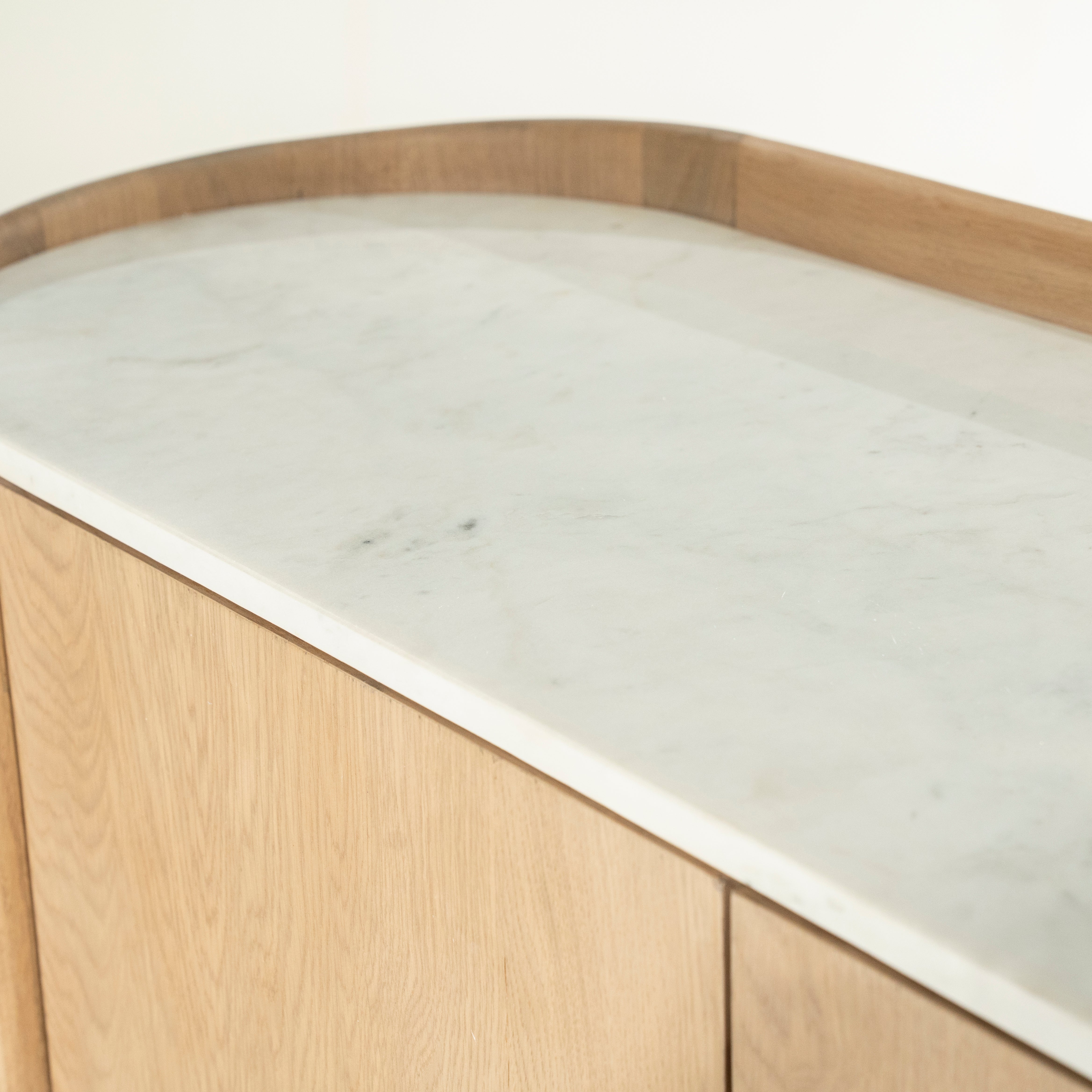 Hoge kast DON eikenhout