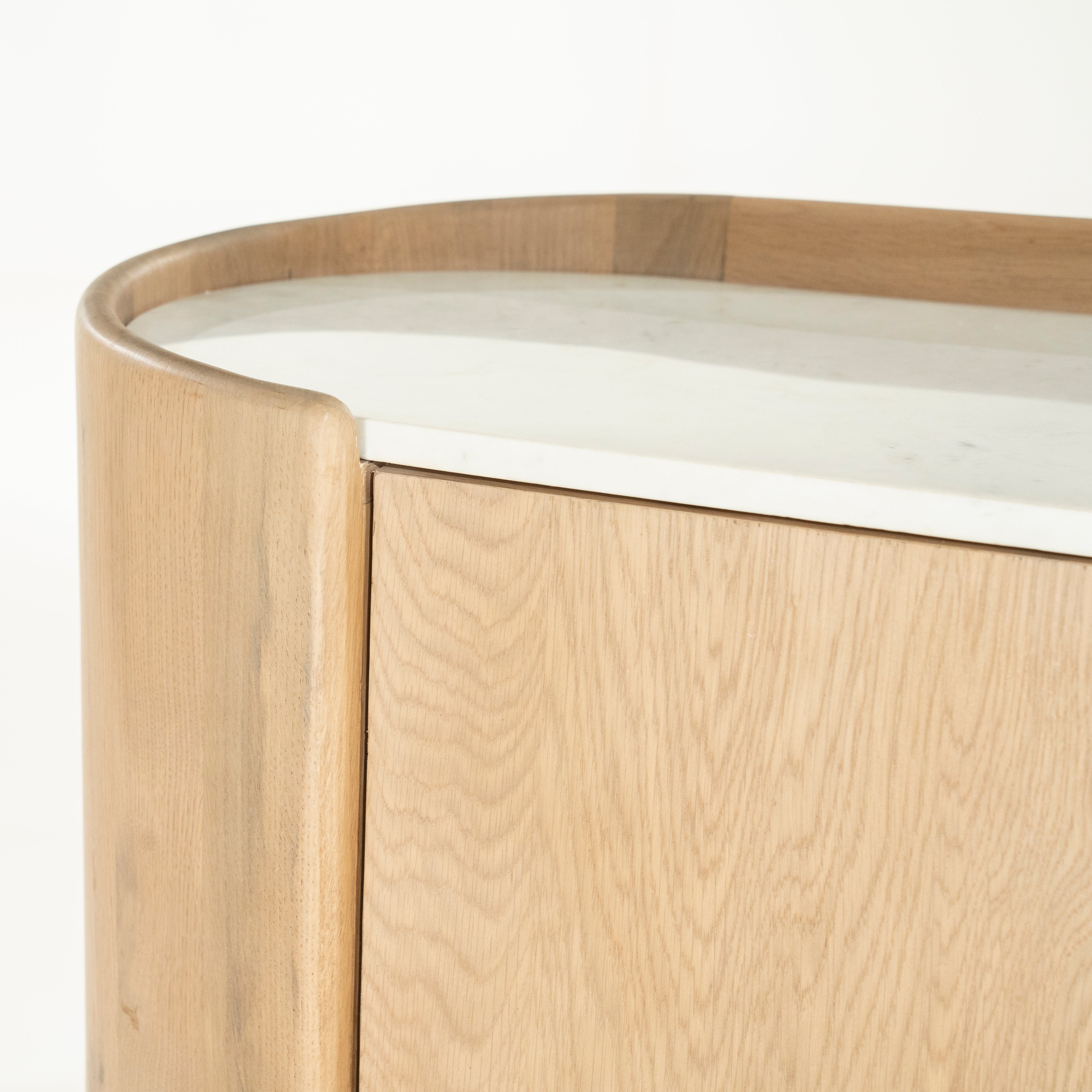 Hoge kast DON eikenhout