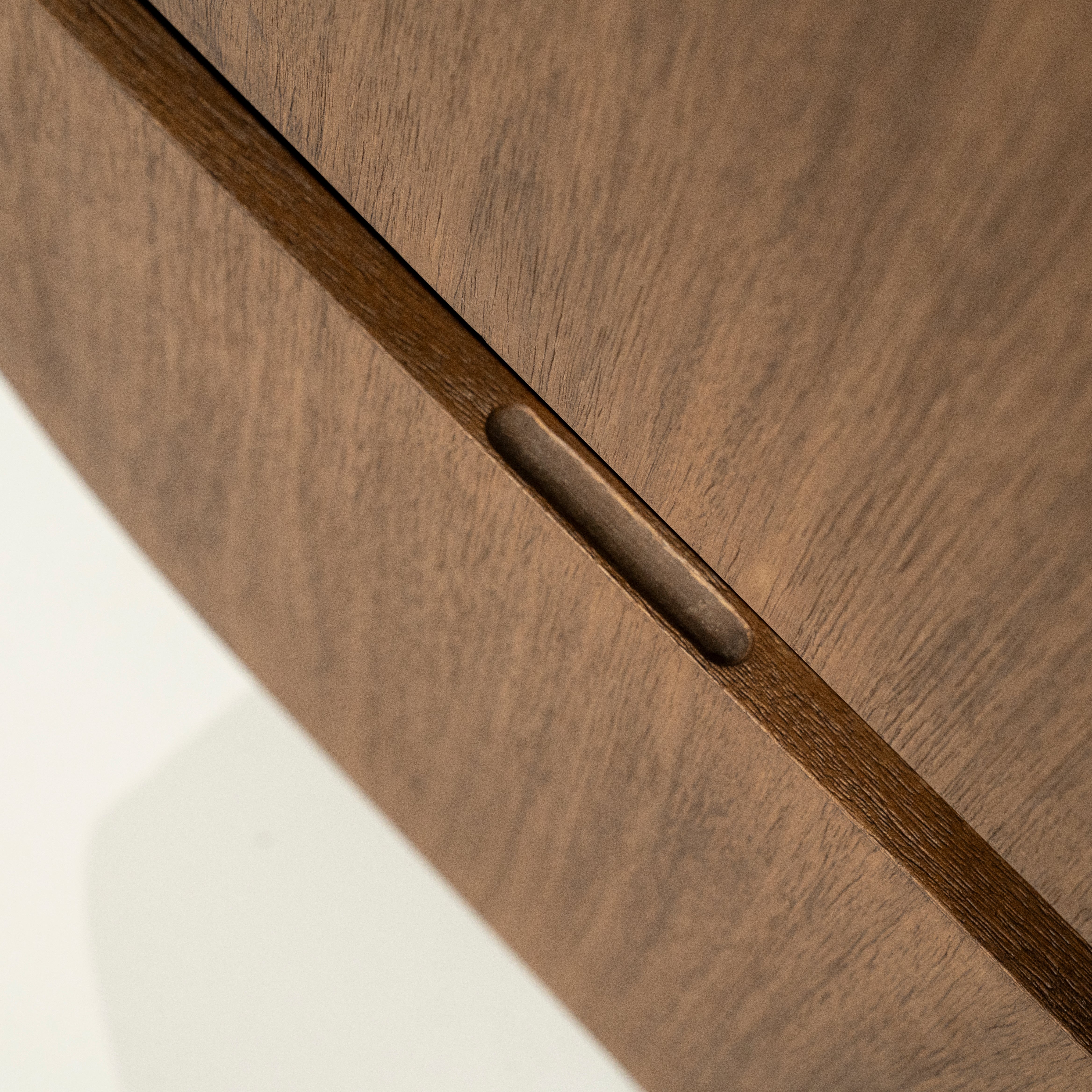 KING Schrank aus Mango-Holz