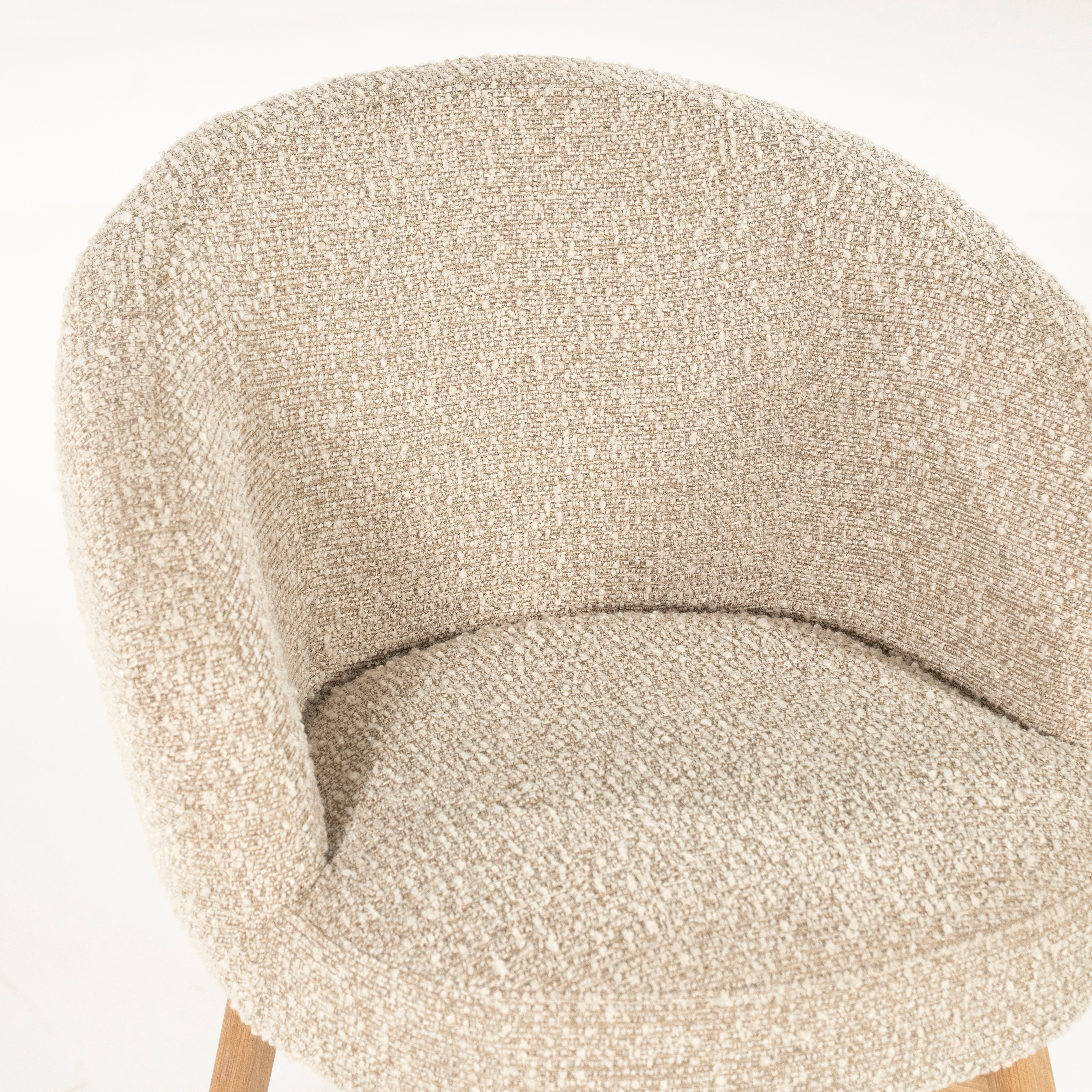 Draaistoel LIVIA beige met houten basis
