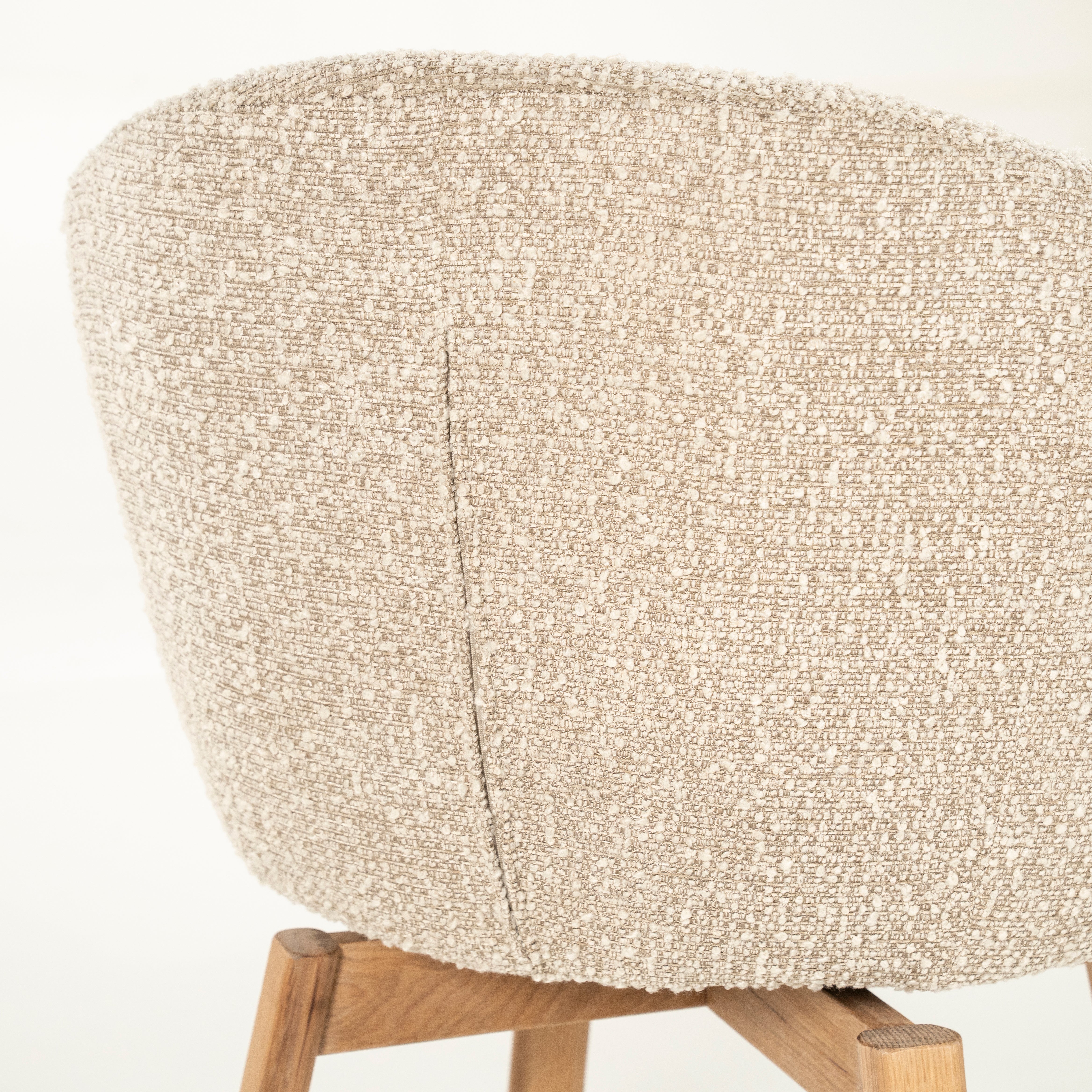 Draaistoel LIVIA beige met houten basis