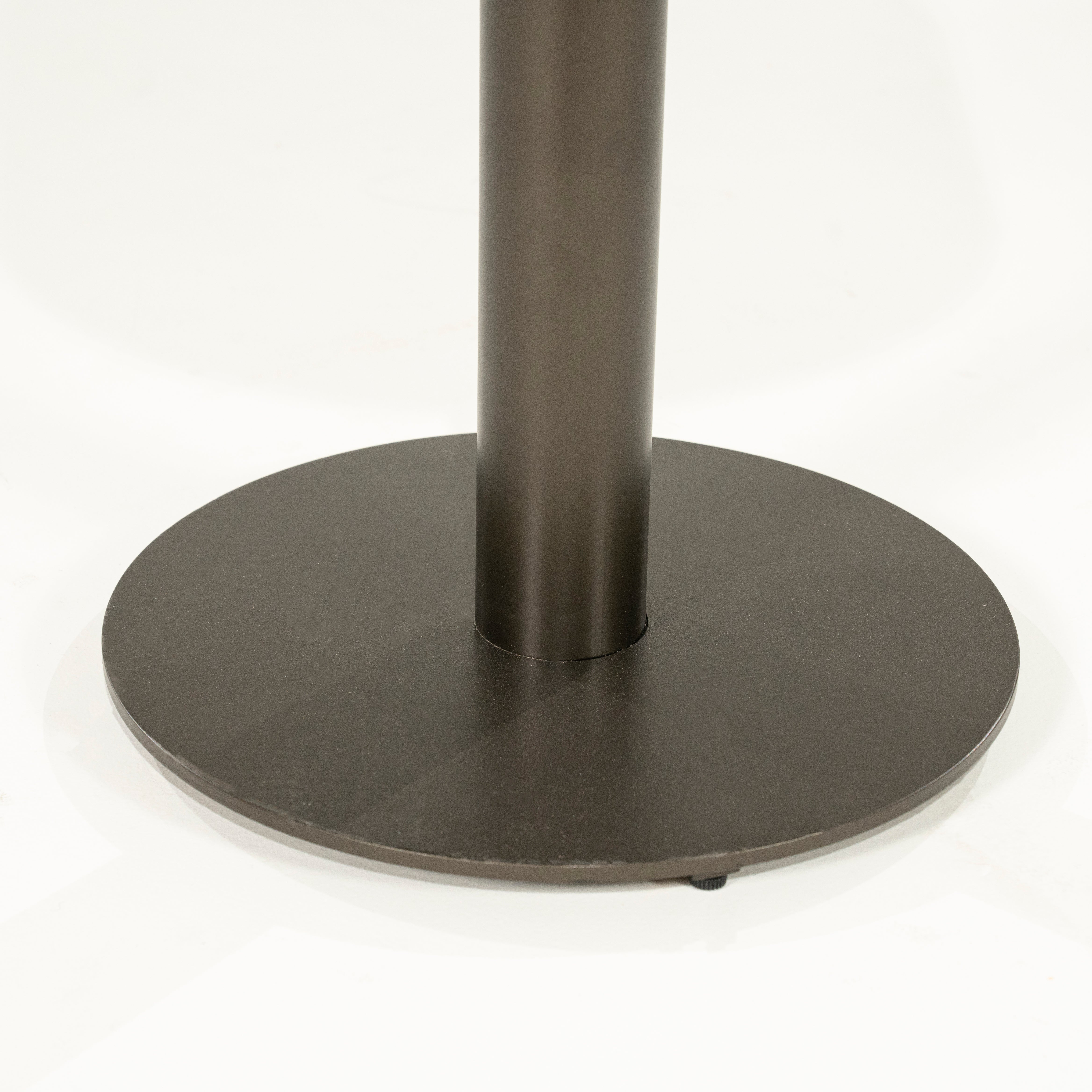 Nachtkastje SKYE van eikenhout met metalen basis