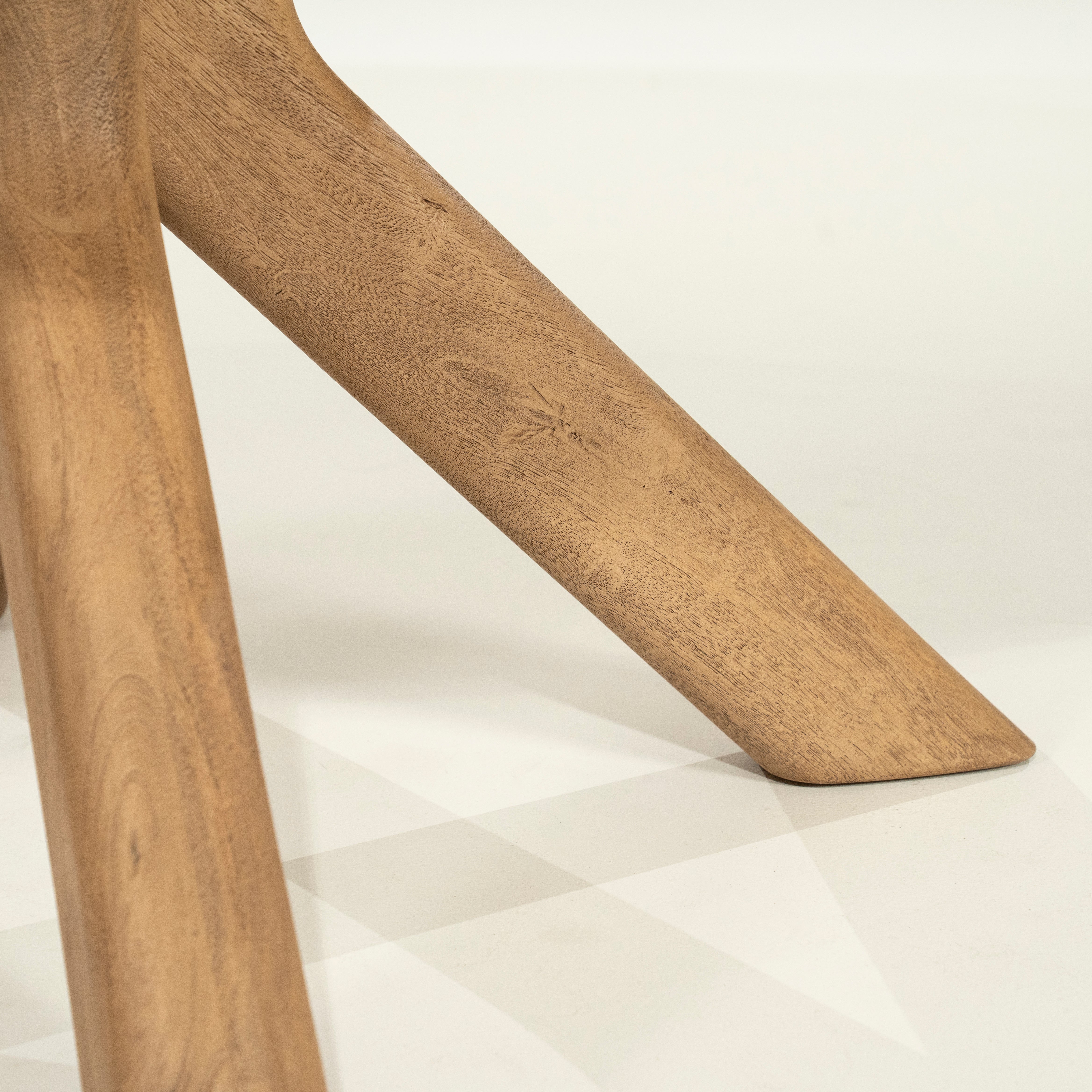 Runder Tisch TYCHO aus Mangoholz