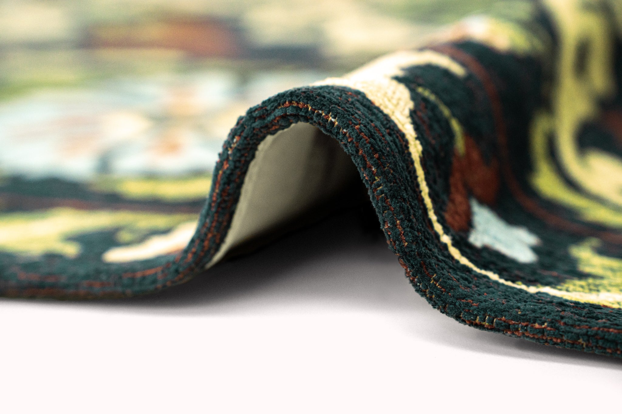 Teppich SUZANI BAVARIA schwarz mit Gelb und Grün