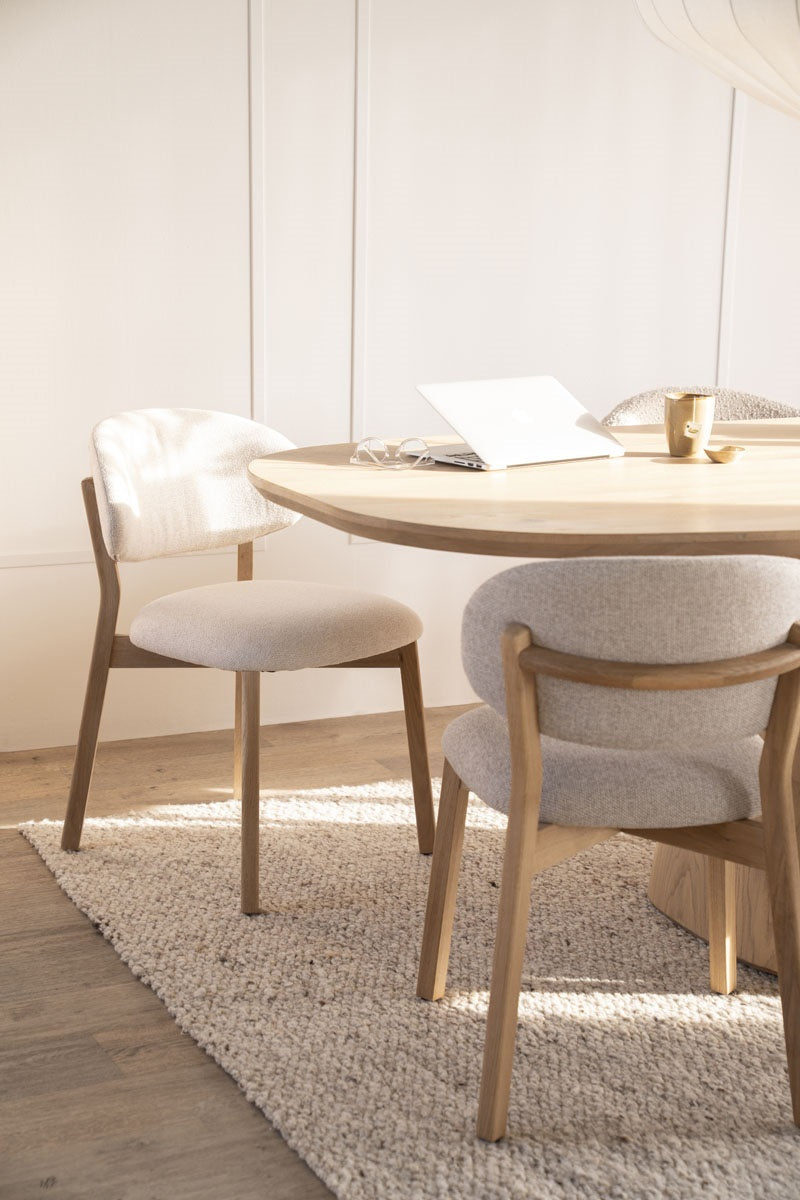 Stuhl MIKKY beige mit Eichenbasis