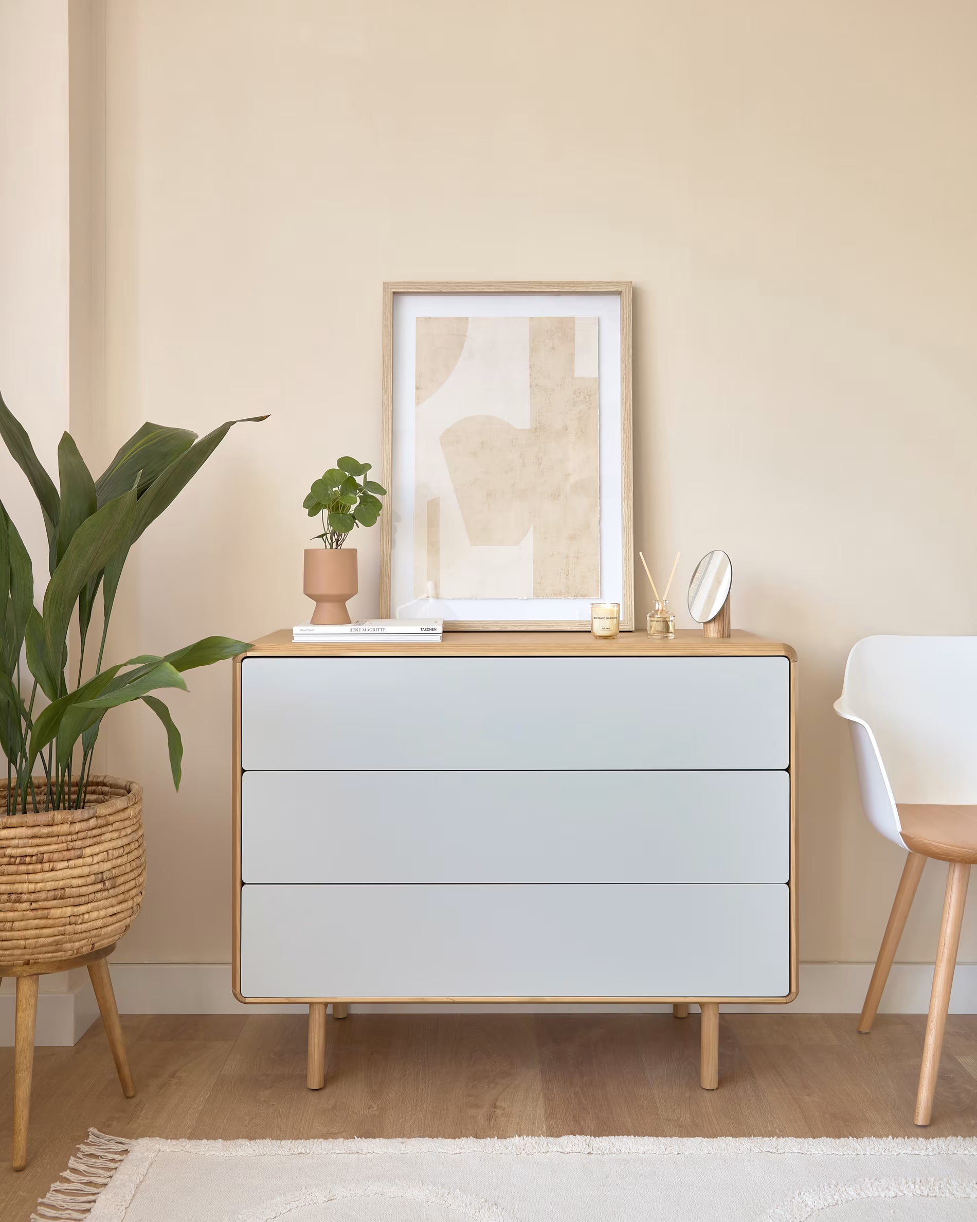 Ladekast ANIELLE lichtgrijs met hout