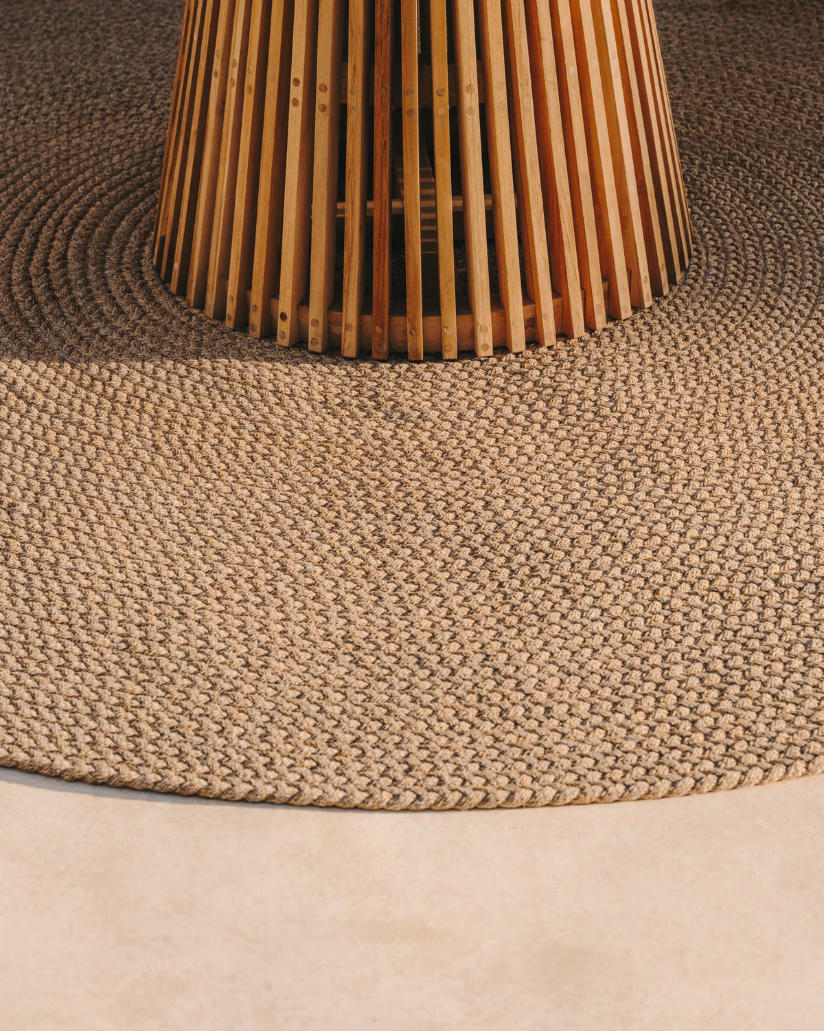 Ronde buitenmat DESPAS beige