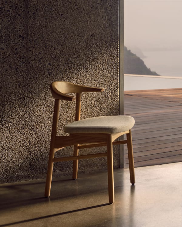 TIMONS chair in beige chenille with an oak base