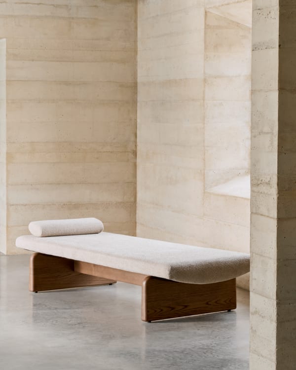 TOPAZ Beige Chenille-Tagesbett mit Untergestell aus dunkler Esche