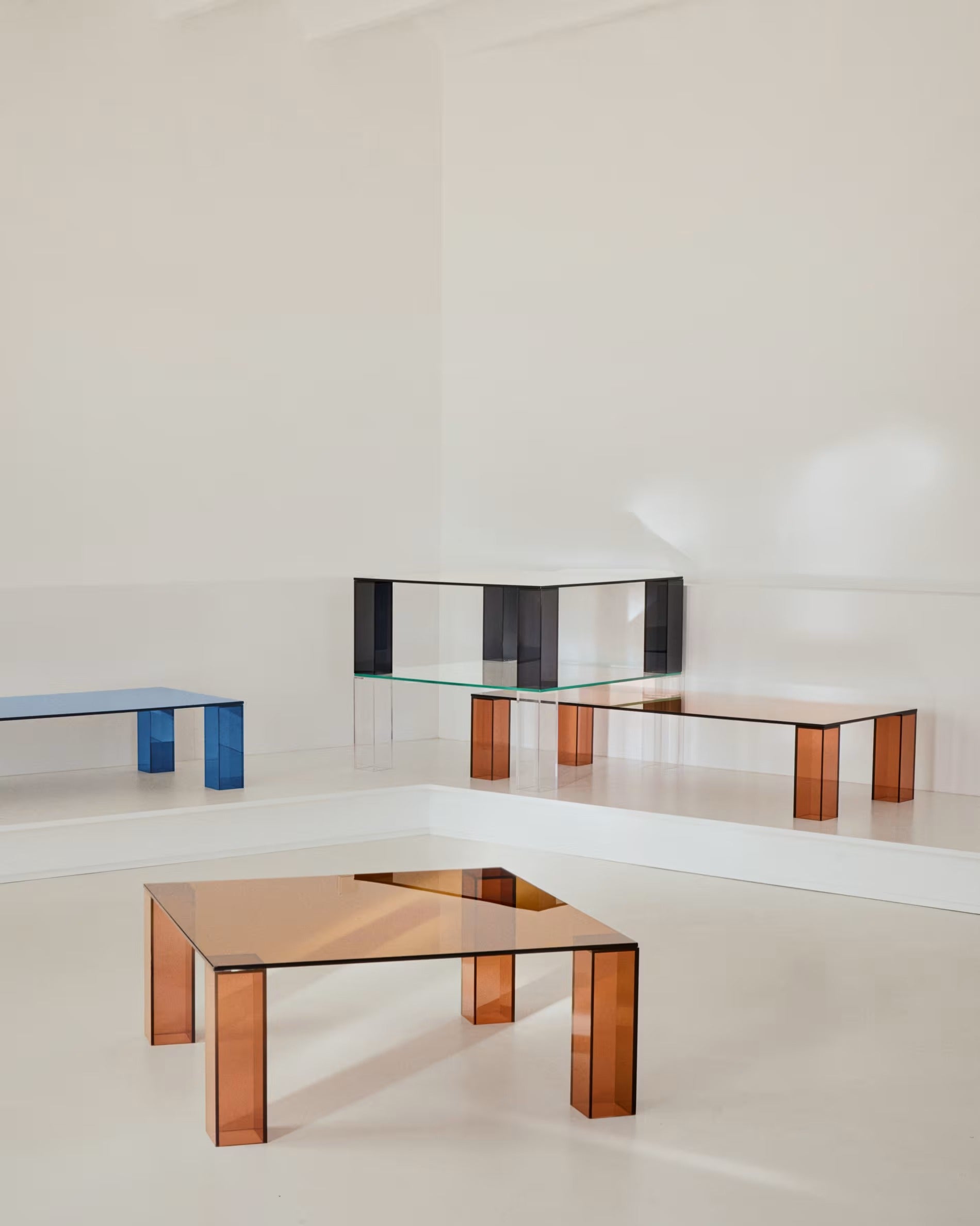 Couchtisch Adularia Blue Tempered Glas