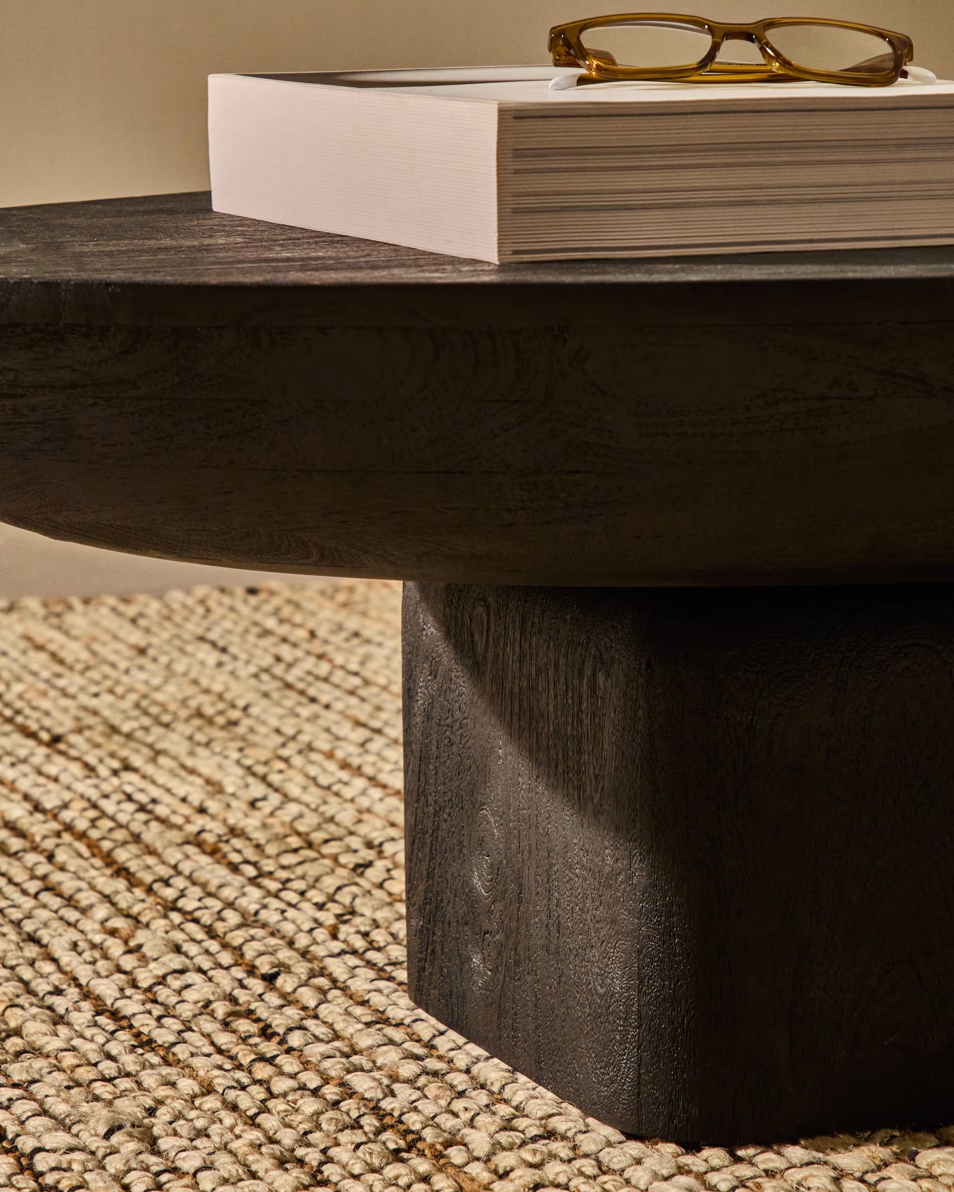 Zwarte OVAK salontafel