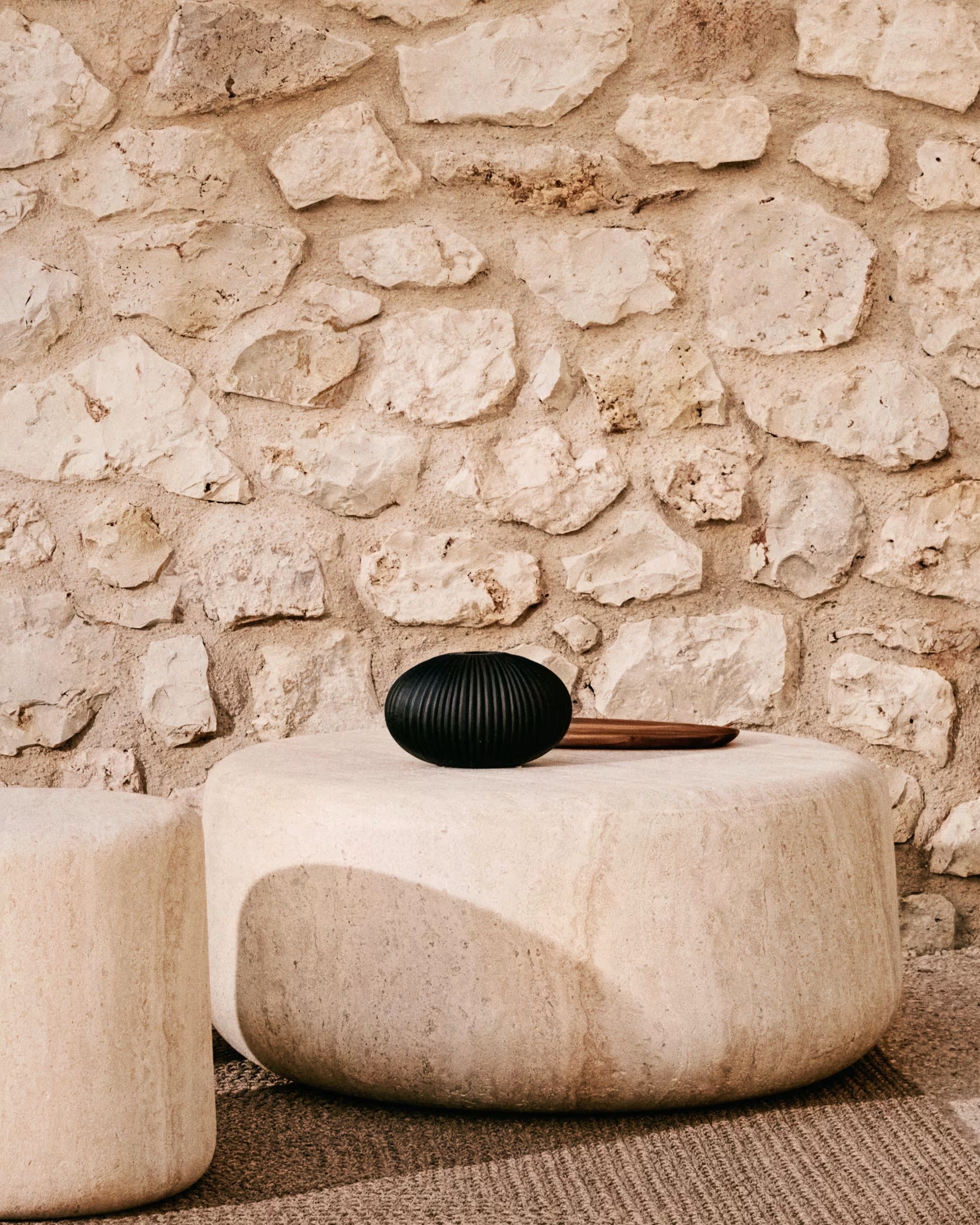 DRASI Gartentisch Zement mit Travertin-Imitation