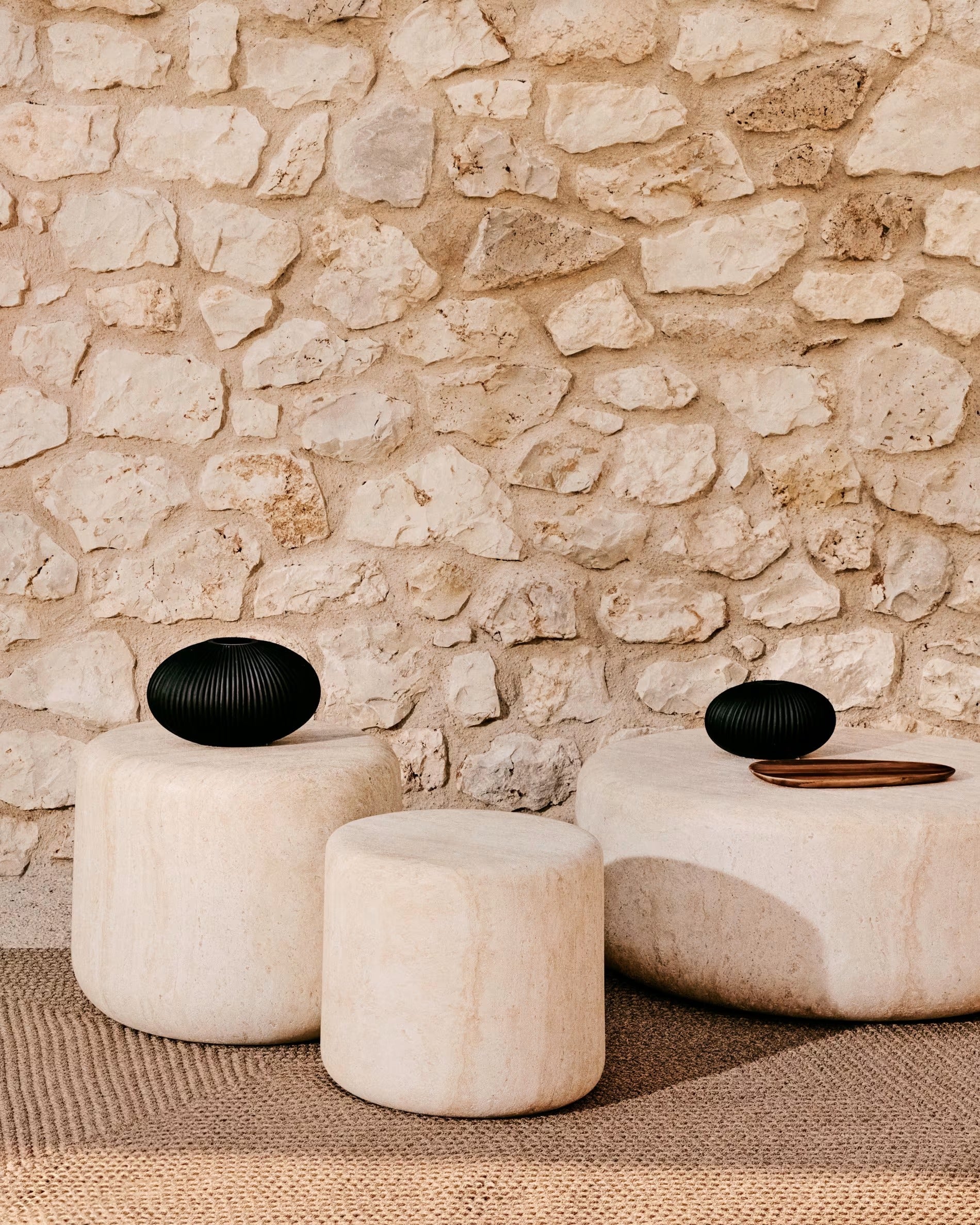 DRASI Gartentisch Zement mit Travertin-Imitation