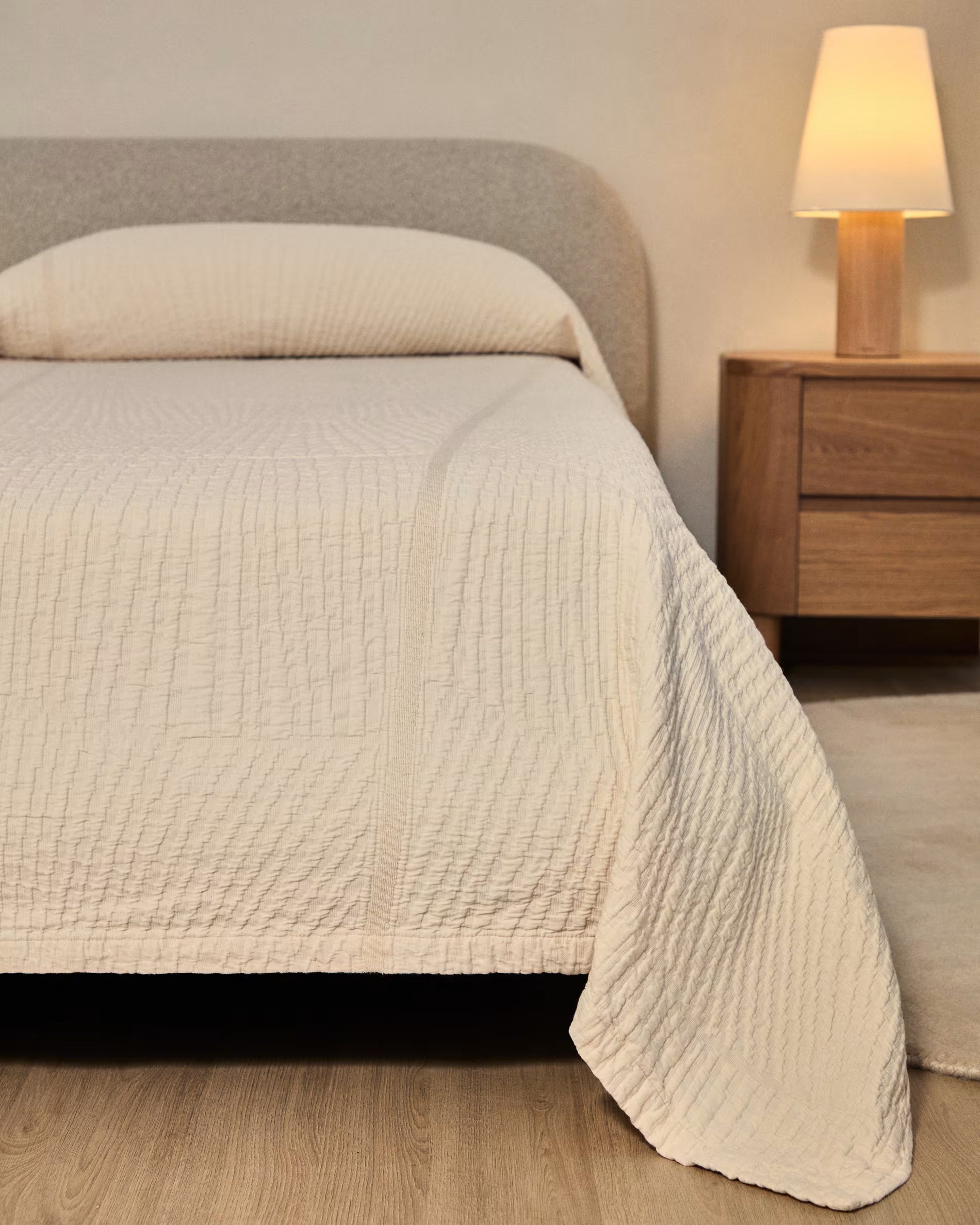 ODINA bed ecru with ash base