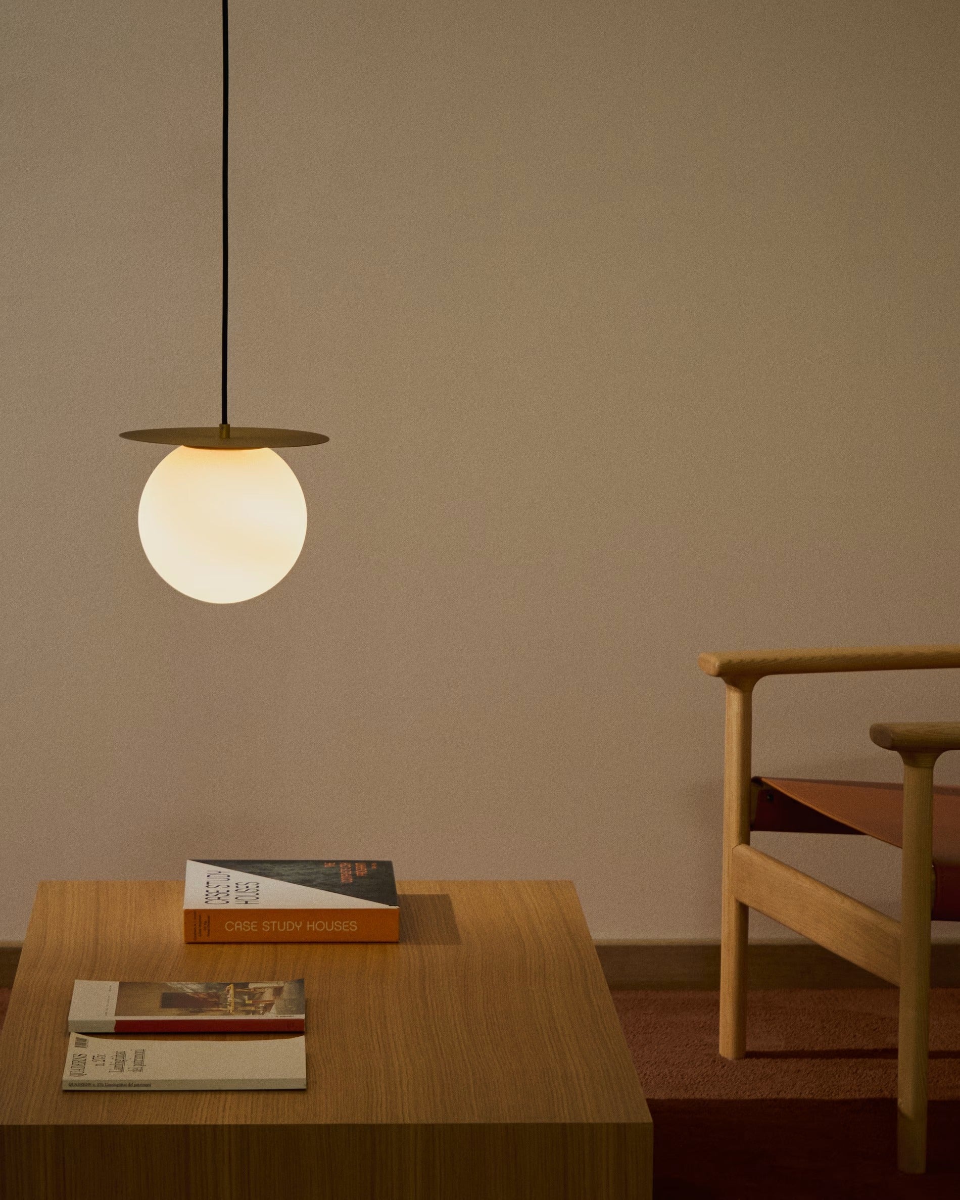 Hanglamp met schijf BRISIA geborsteld messing