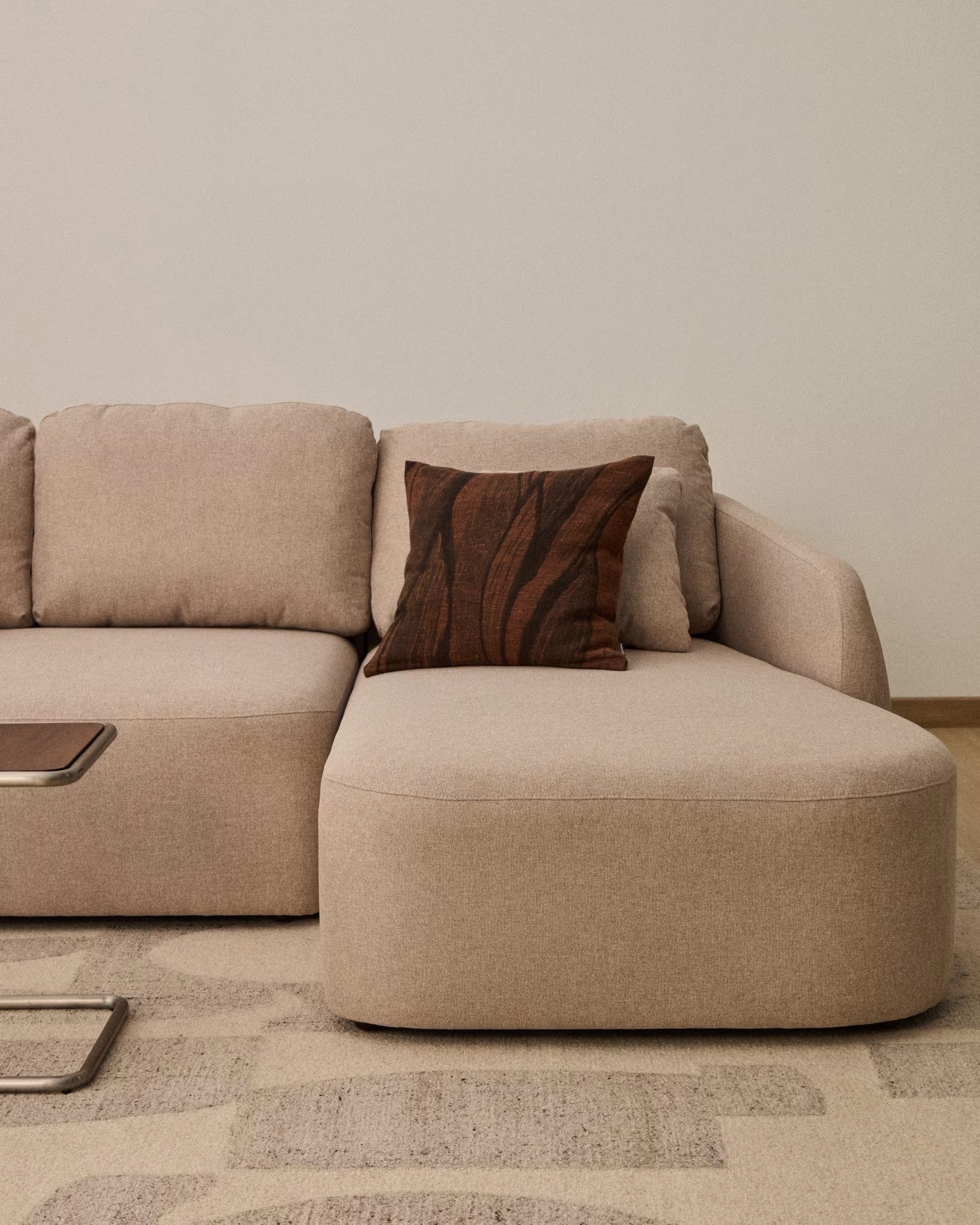 Rechtsseitige 3-Sitzer-Couch mit Schlaffunktion LAIRA beige