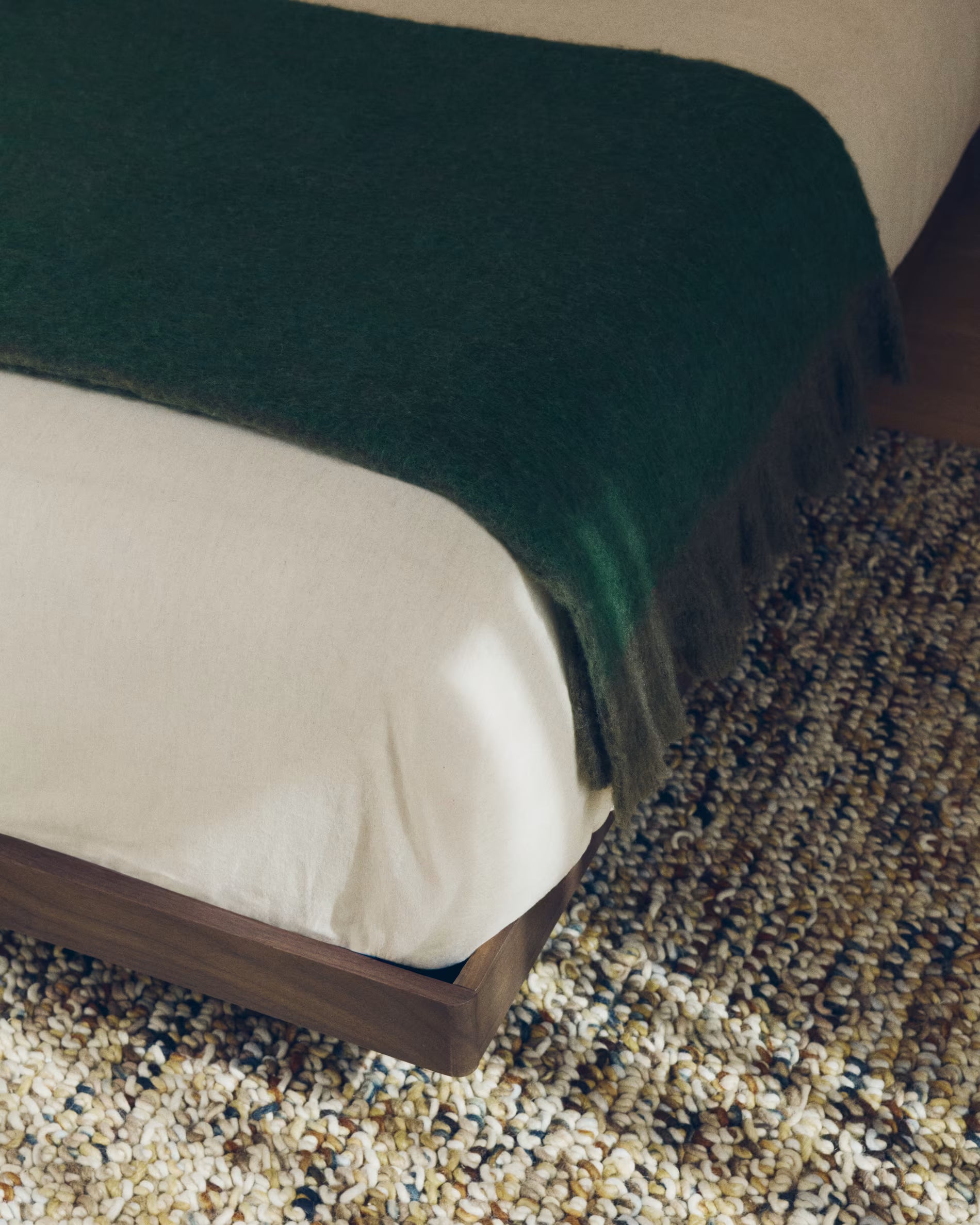 Pled ODELNA grün mit braunen Rüschen