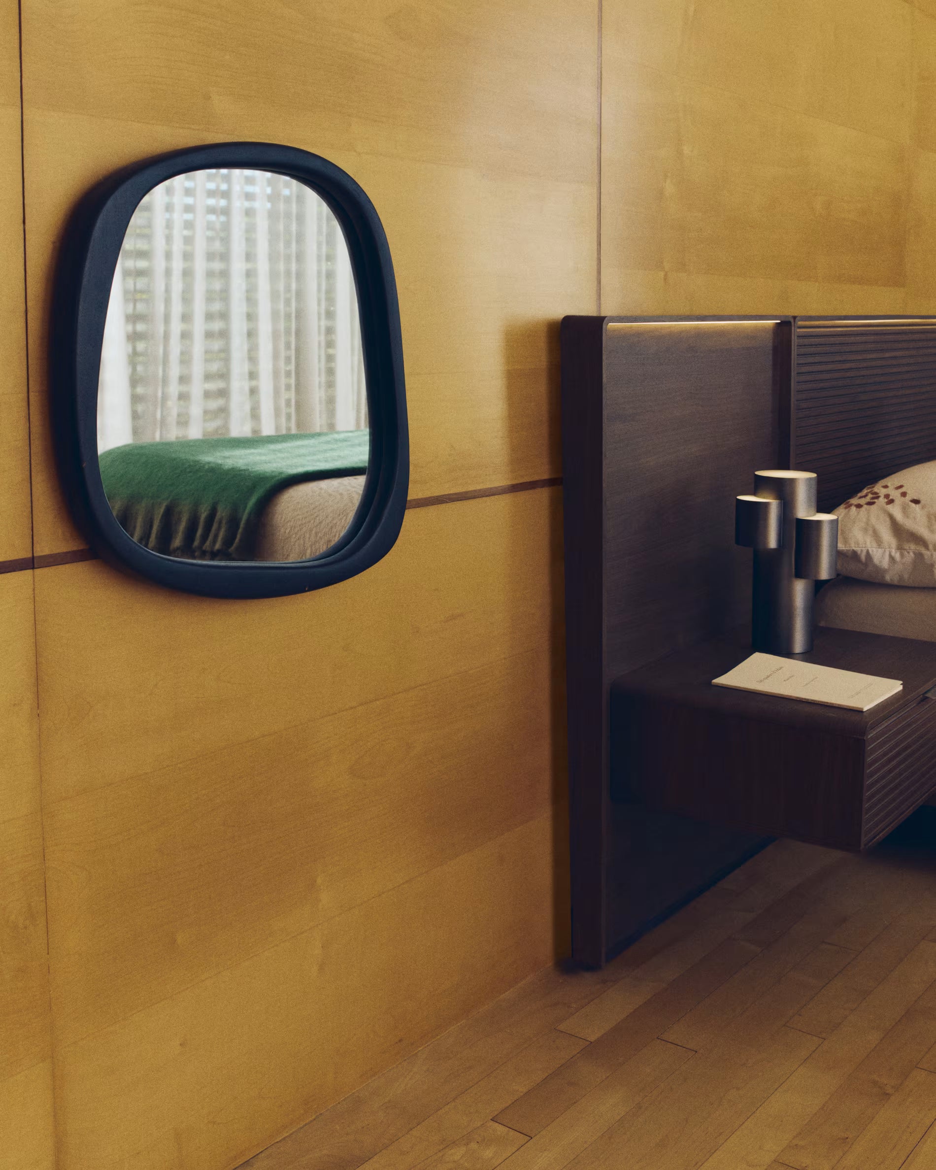 Lustro ALURA zwart teakhout